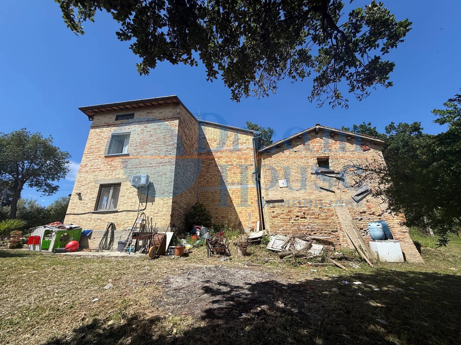 Casa singola/ Villa in vendita a Controguerra