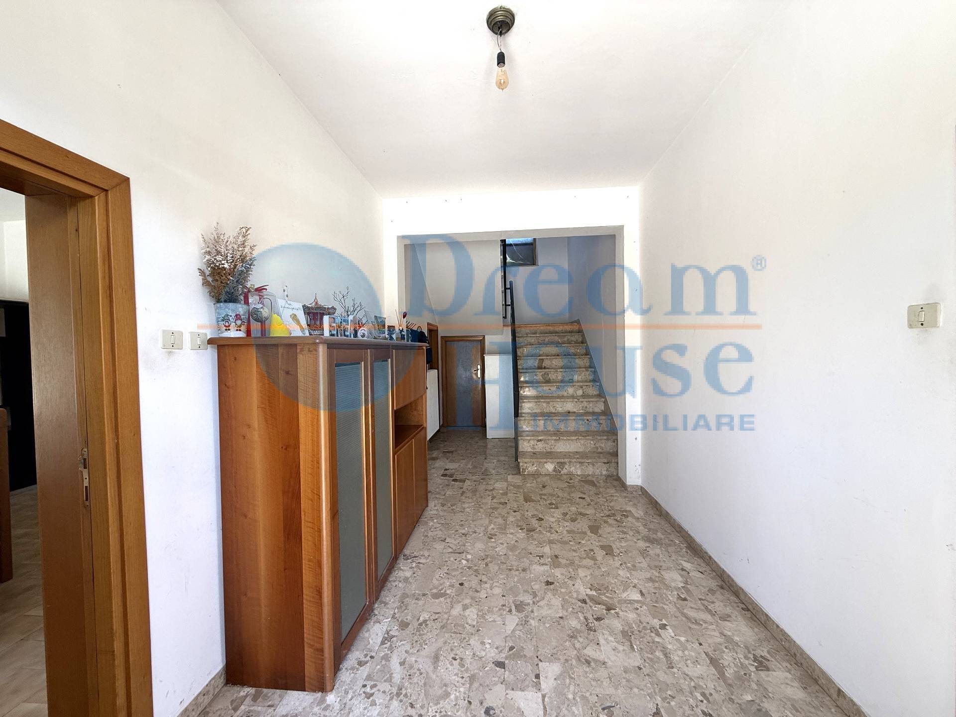 Casa singola/ Villa in vendita a Controguerra