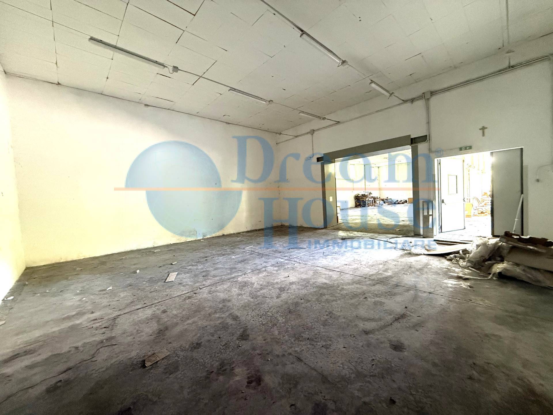 Opificio in vendita a Acquaviva Picena