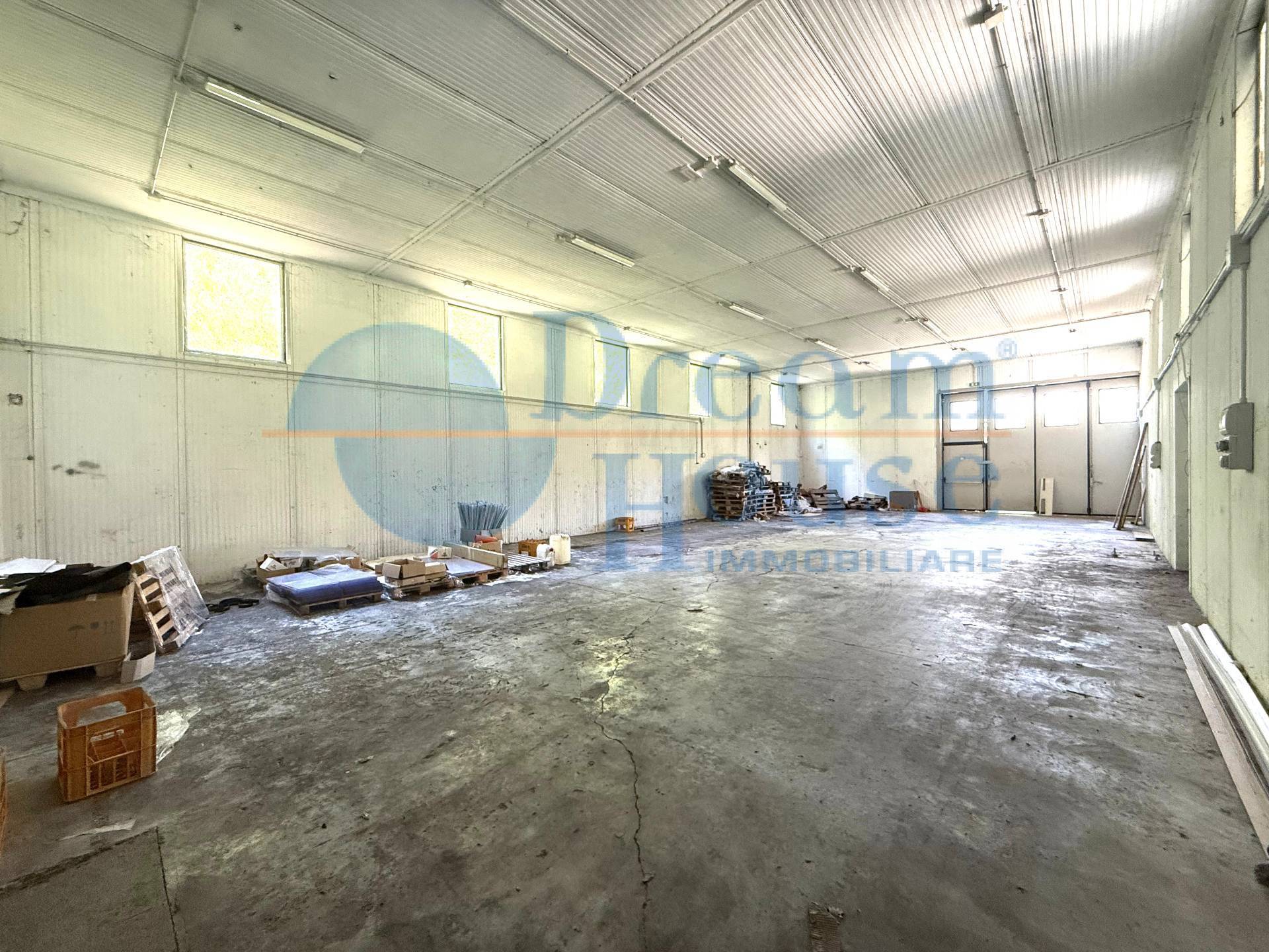 Opificio in vendita a Acquaviva Picena