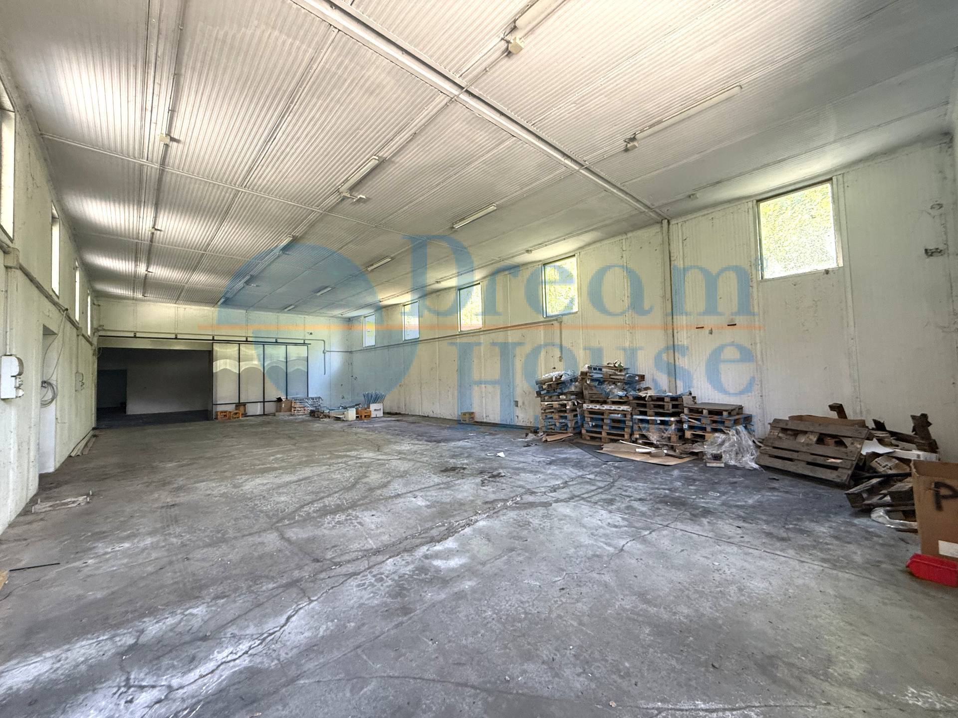Opificio in vendita a Acquaviva Picena