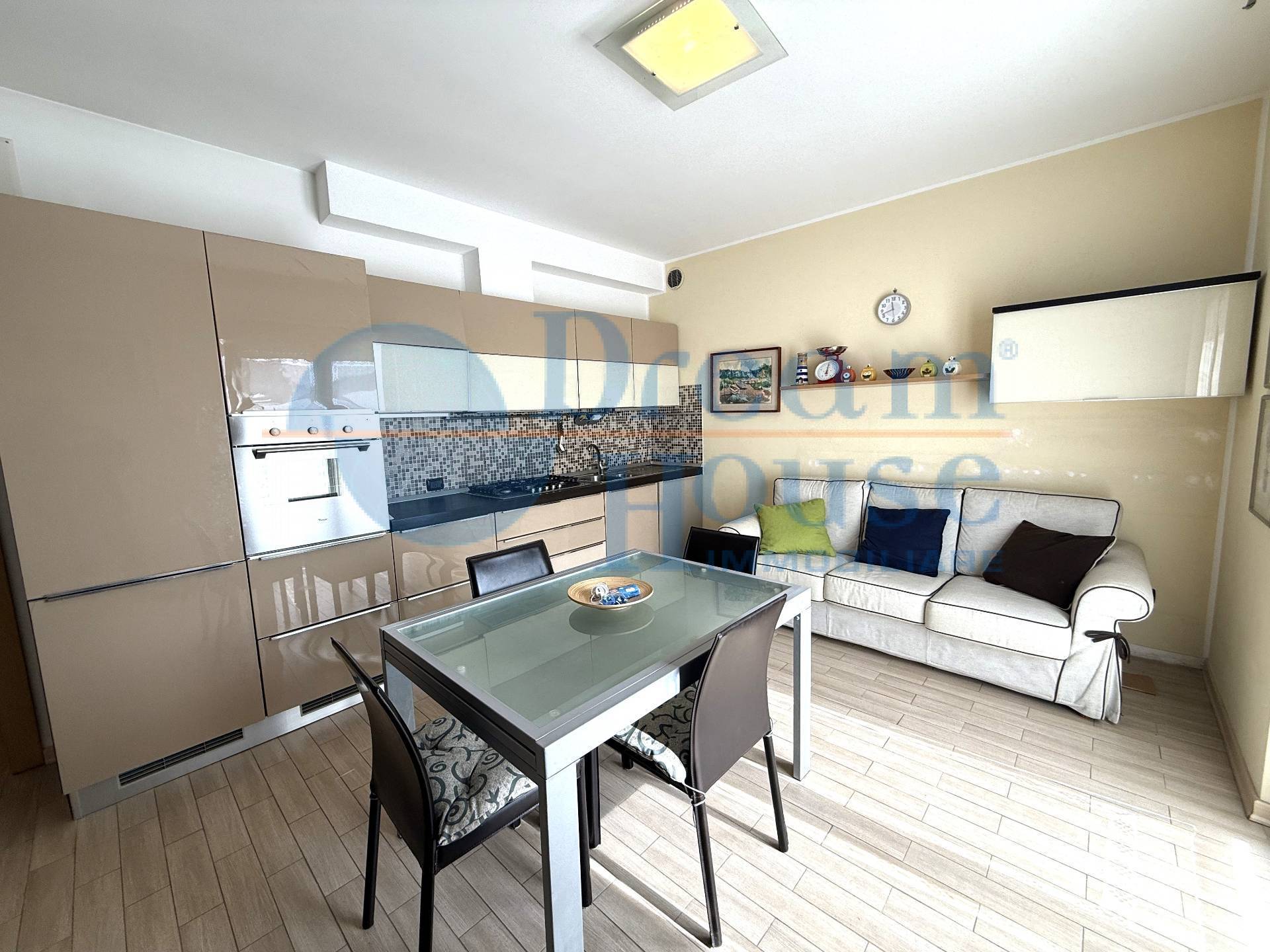 Appartamento in vendita a Alba Adriatica, Tra Via Mazzini e Via Trieste