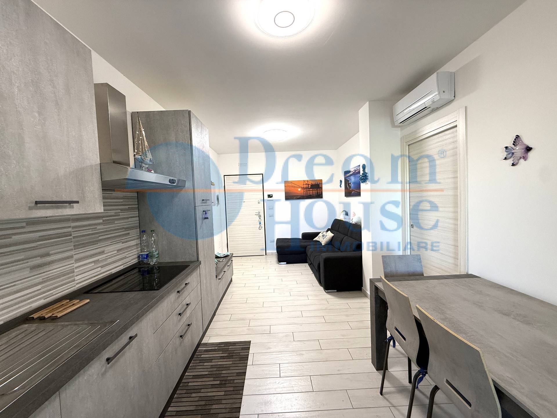 Appartamento in vendita a Alba Adriatica, Villa Fiore/Pinete