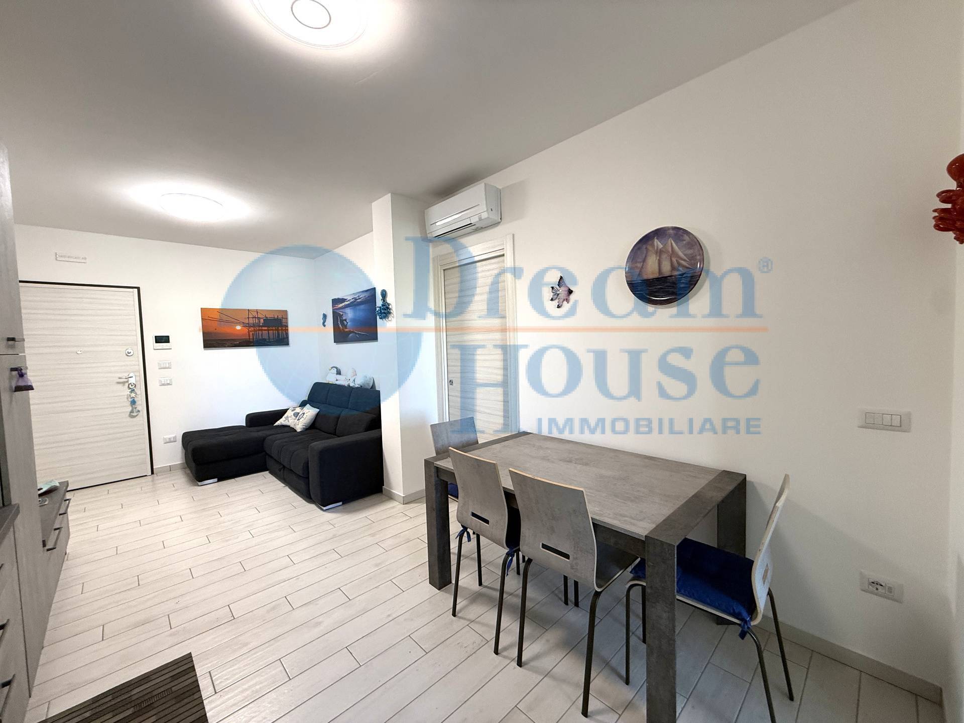 Appartamento in vendita a Alba Adriatica, Villa Fiore/Pinete