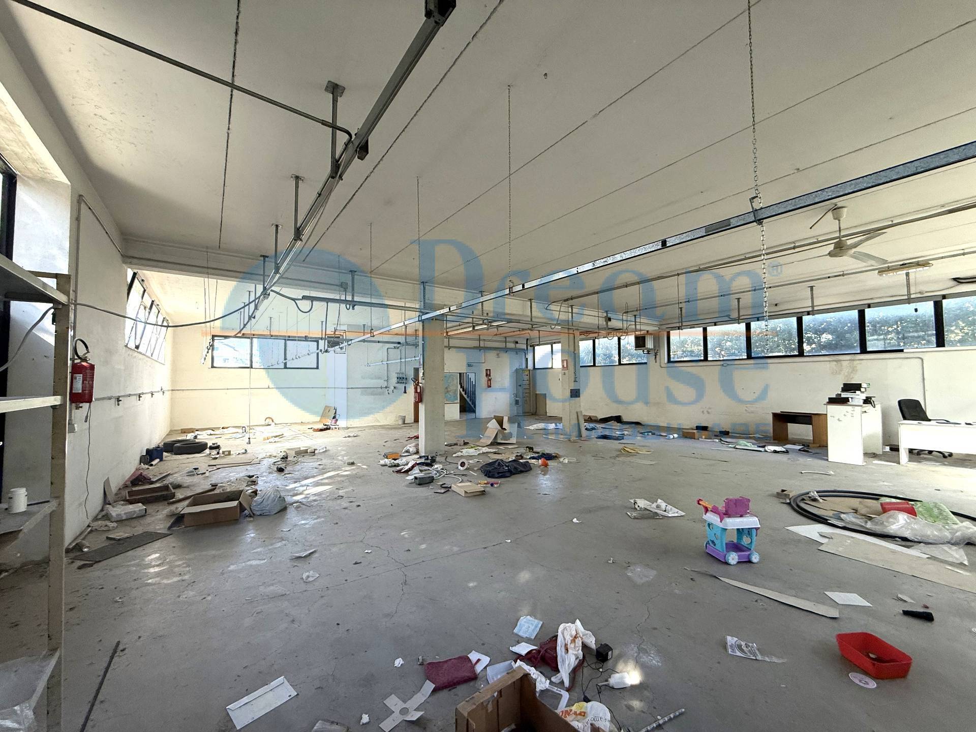 Opificio in vendita a Martinsicuro, VILLA ROSA