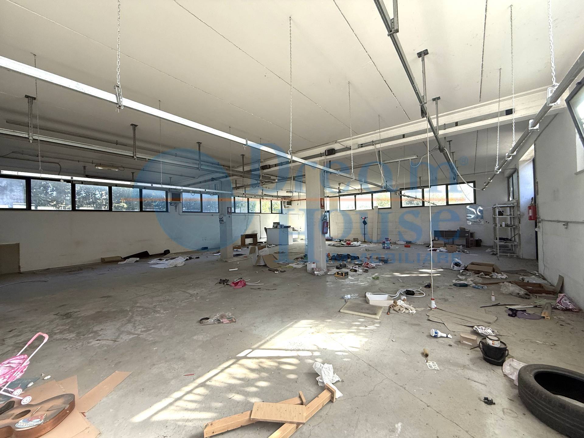 Opificio in vendita a Martinsicuro, VILLA ROSA