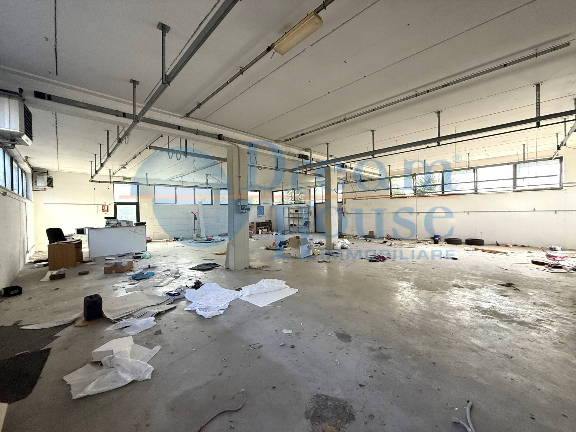 Opificio in vendita a Martinsicuro, VILLA ROSA