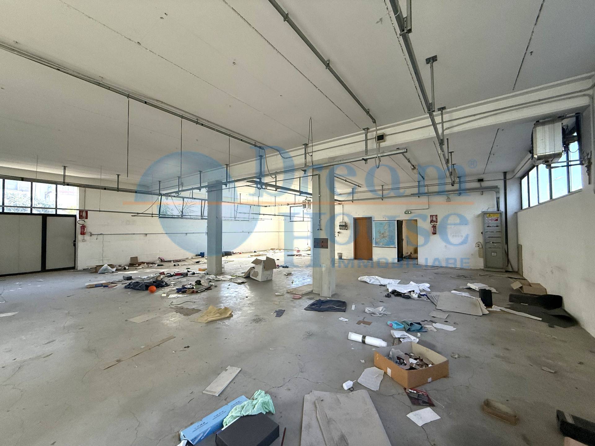 Opificio in vendita a Martinsicuro, VILLA ROSA