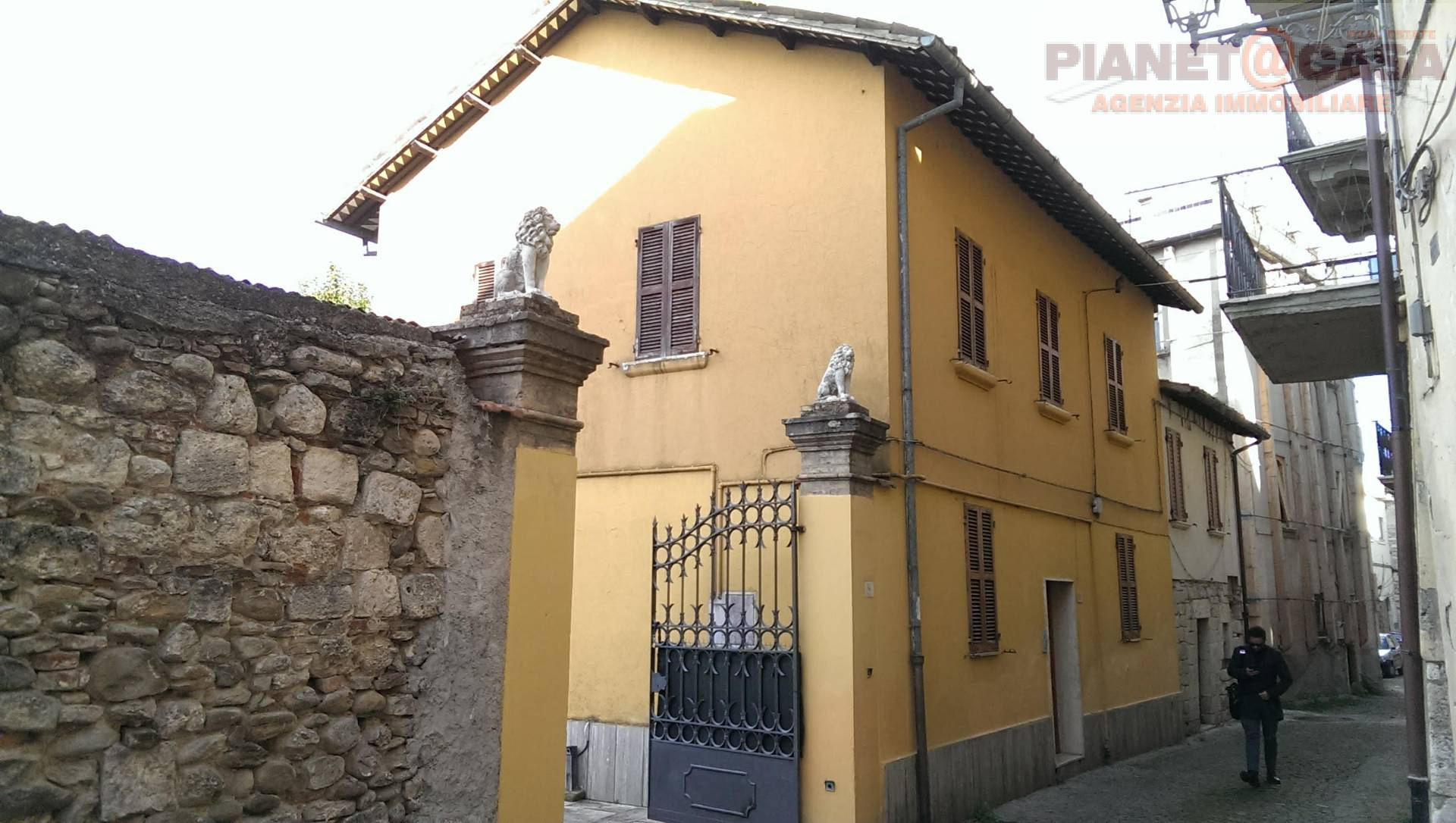 Casa indipendente con box doppio, Ascoli Piceno centro