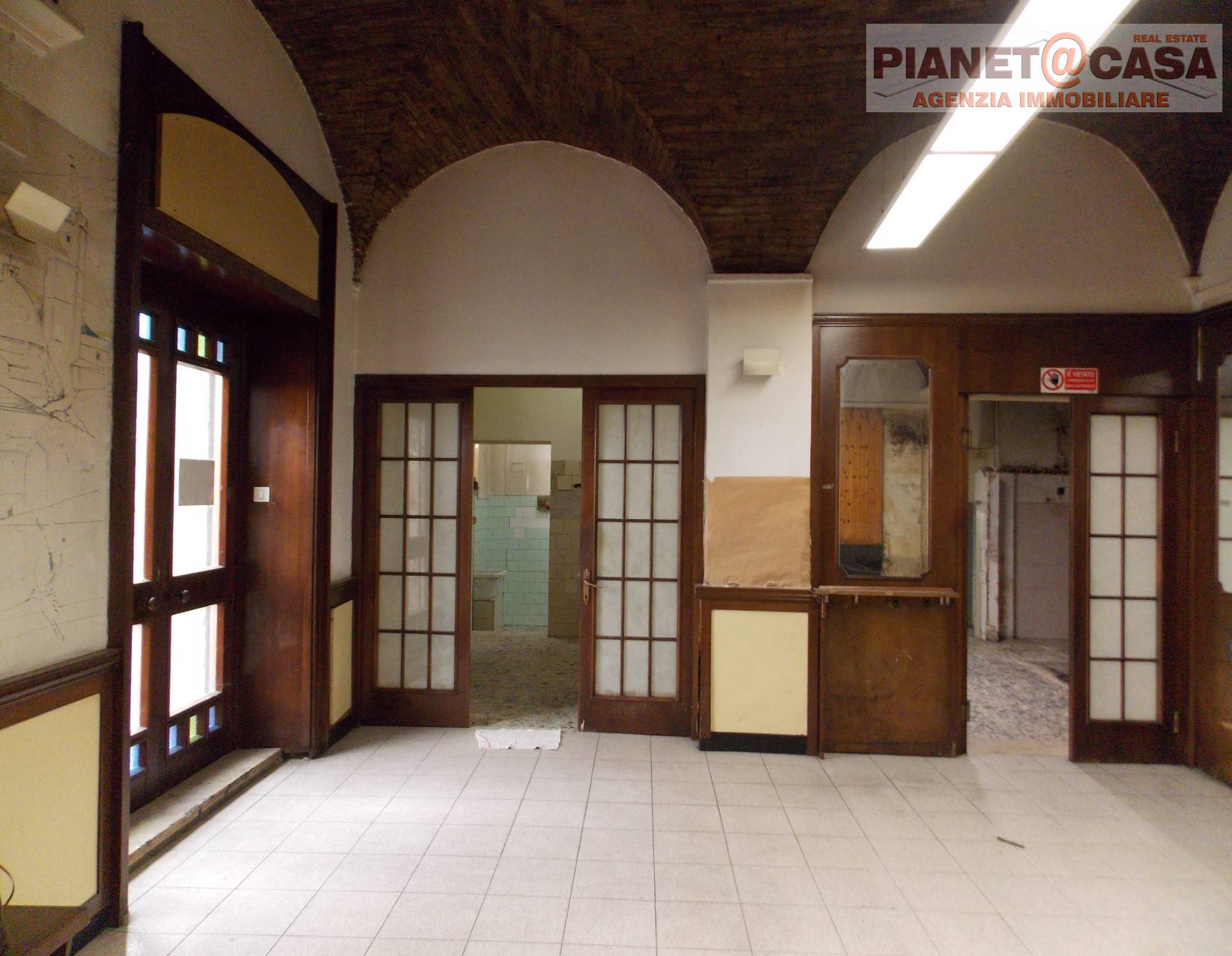 Locale Commerciale / Artigianale in vendita a Ascoli Piceno, CENTRO