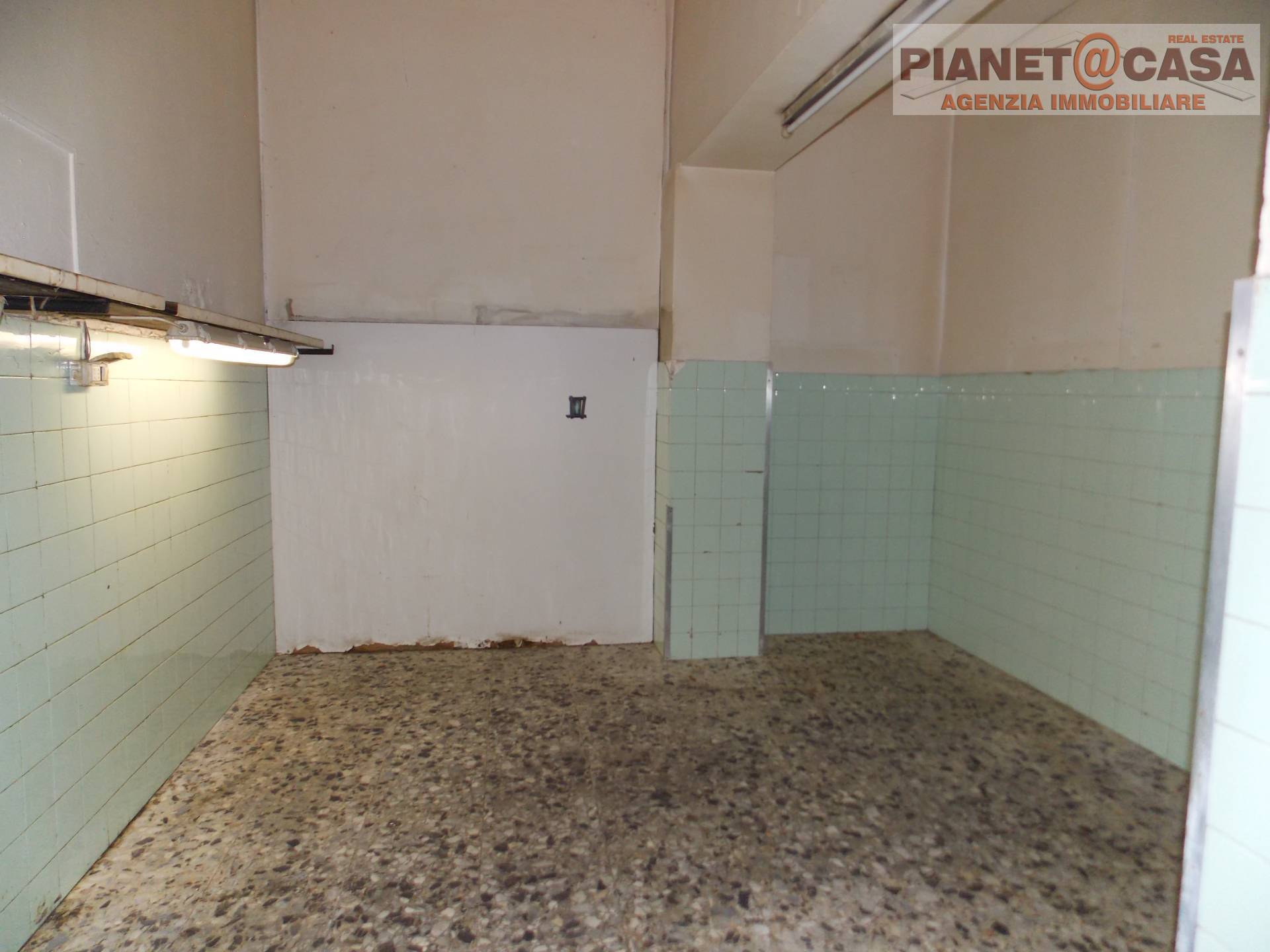 Locale Commerciale / Artigianale in vendita a Ascoli Piceno, CENTRO