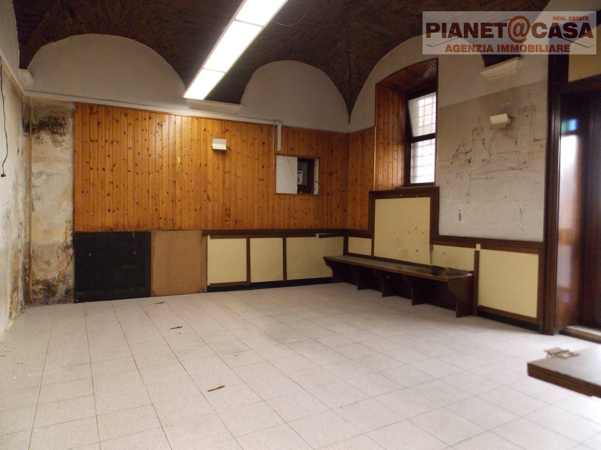 Locale Commerciale / Artigianale in vendita a Ascoli Piceno, CENTRO