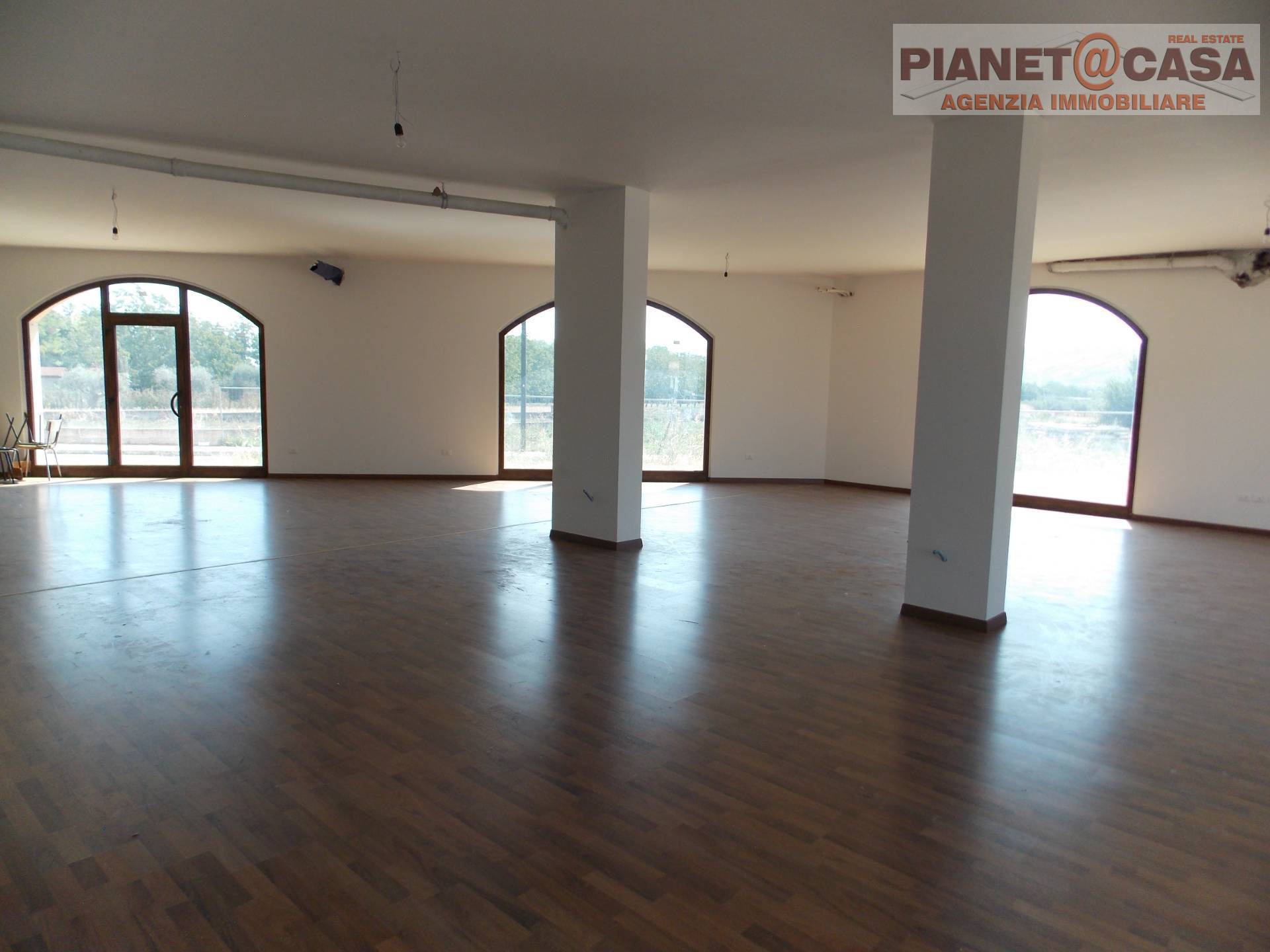 Locale Commerciale / Artigianale in affitto a Monsampolo del Tronto, STELLA