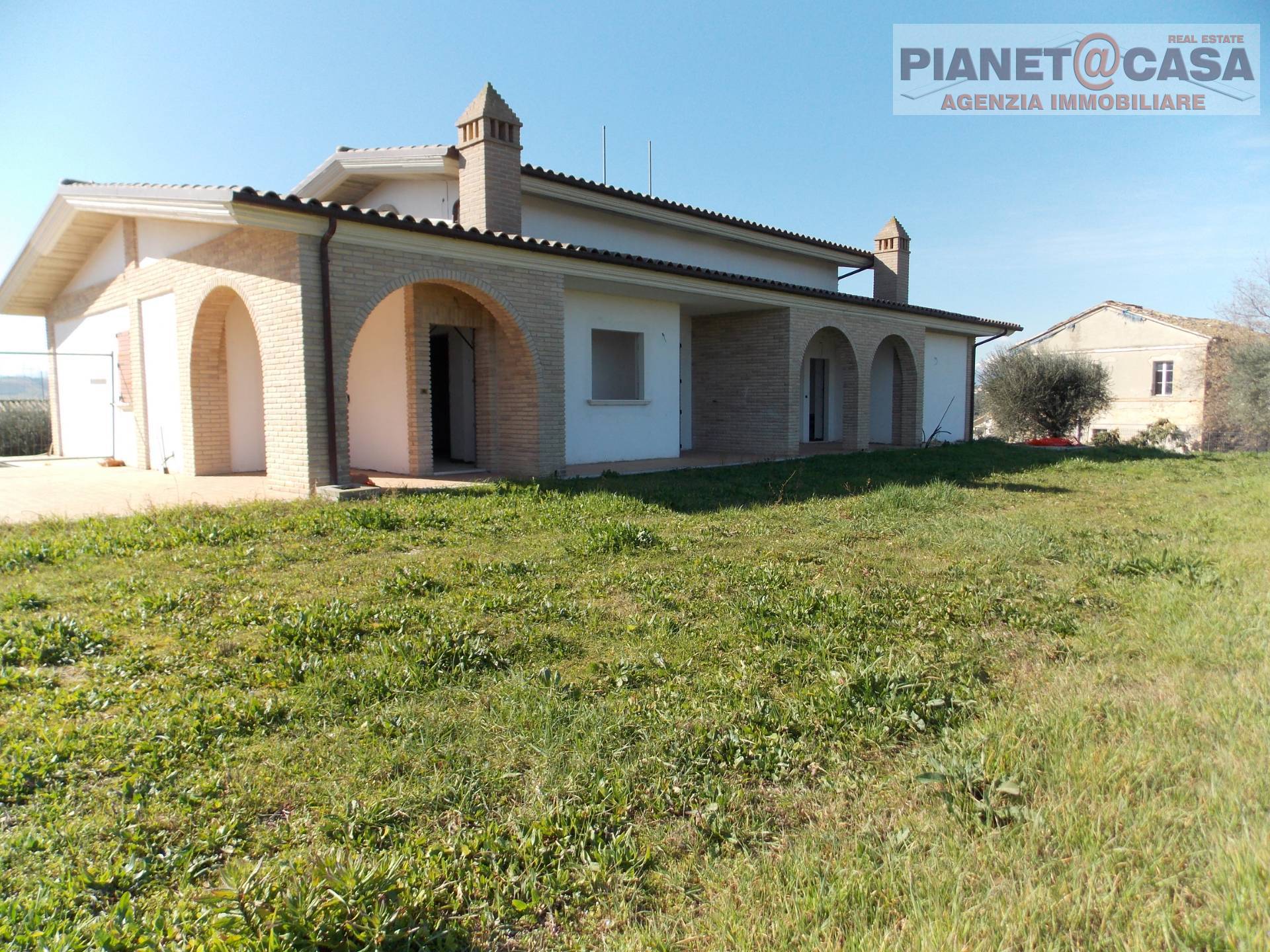Villa in vendita a Colli del Tronto