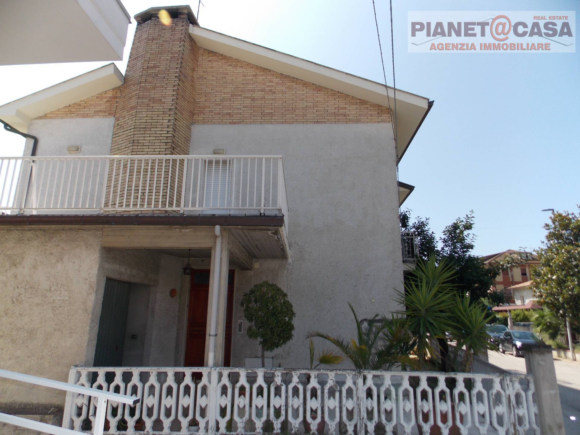 Casa indipendente in vendita a Monteprandone, CENTOBUCHI