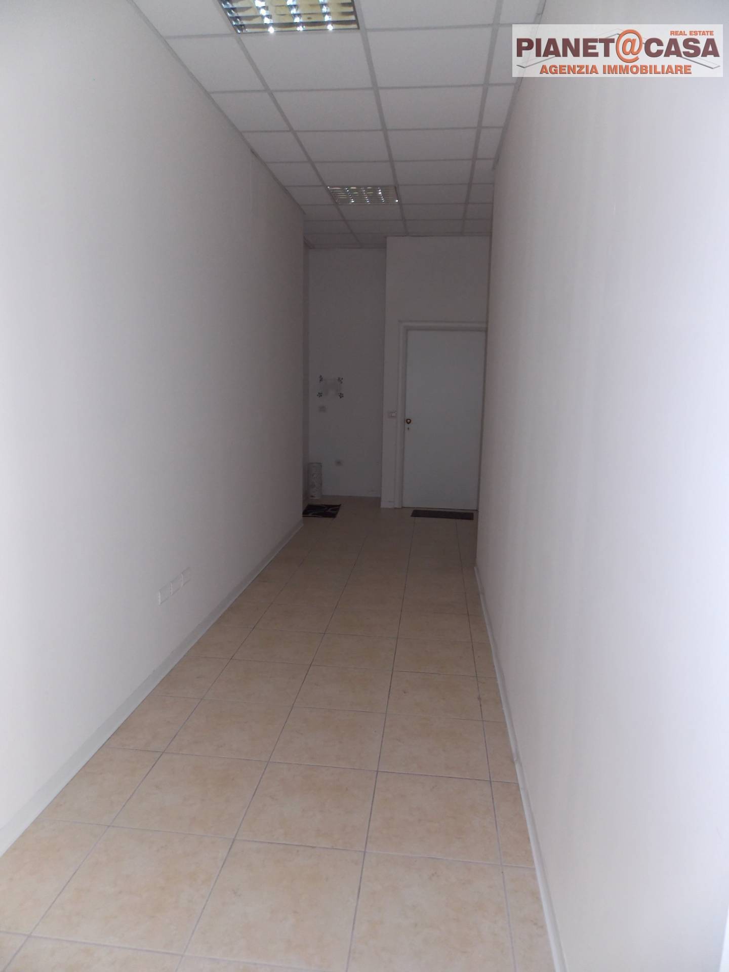 Locale Commerciale / Artigianale in vendita a Spinetoli, PAGLIARE DEL TRONTO