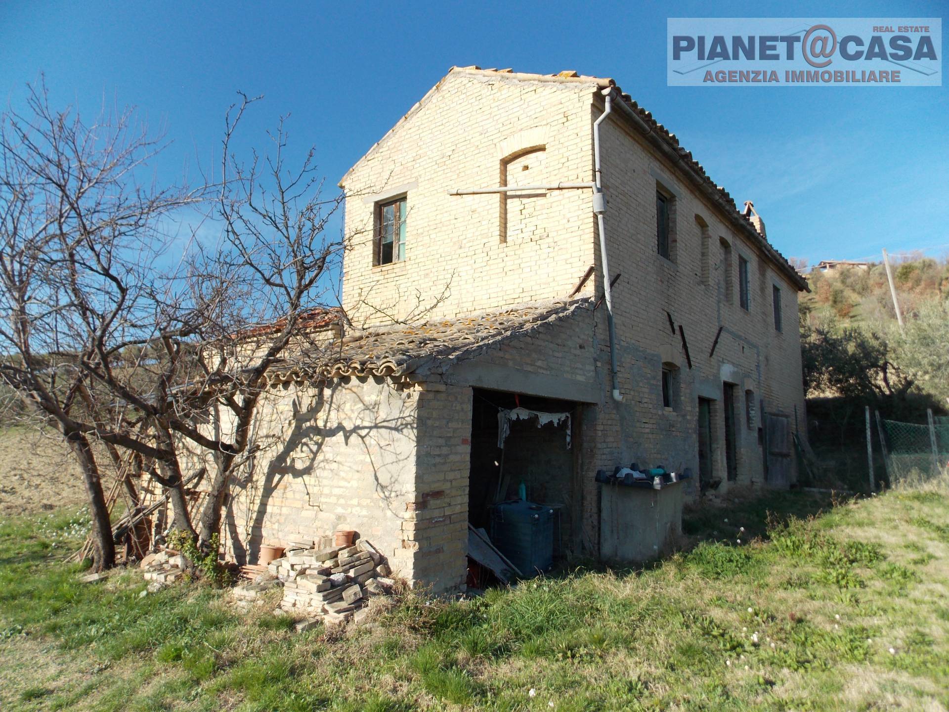 Casa indipendente in vendita a Appignano del Tronto