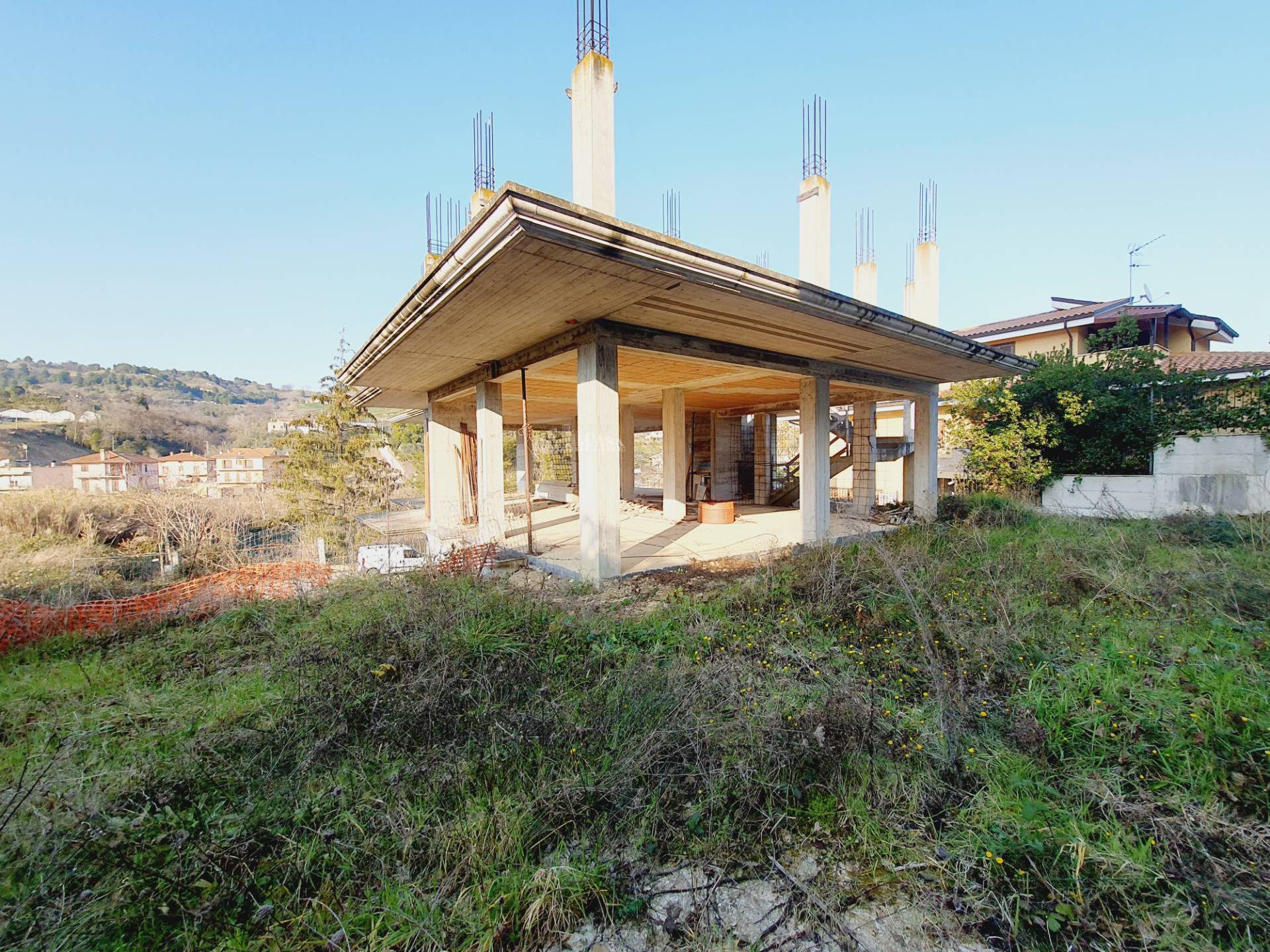 Casa indipendente con terrazzo, San Benedetto del Tronto residenziale (sopra la strada statale)