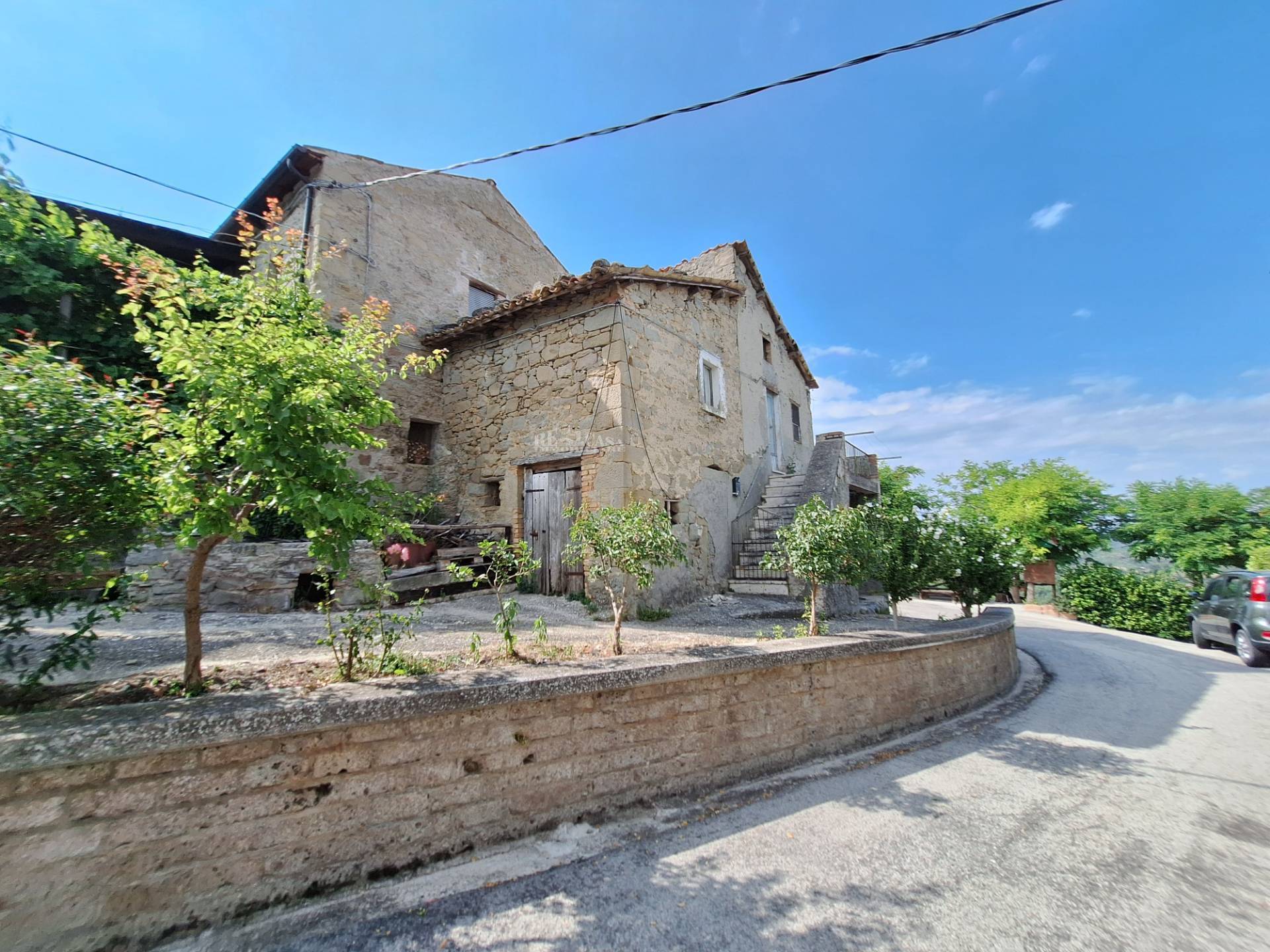 Rustico con terrazzo a Roccafluvione