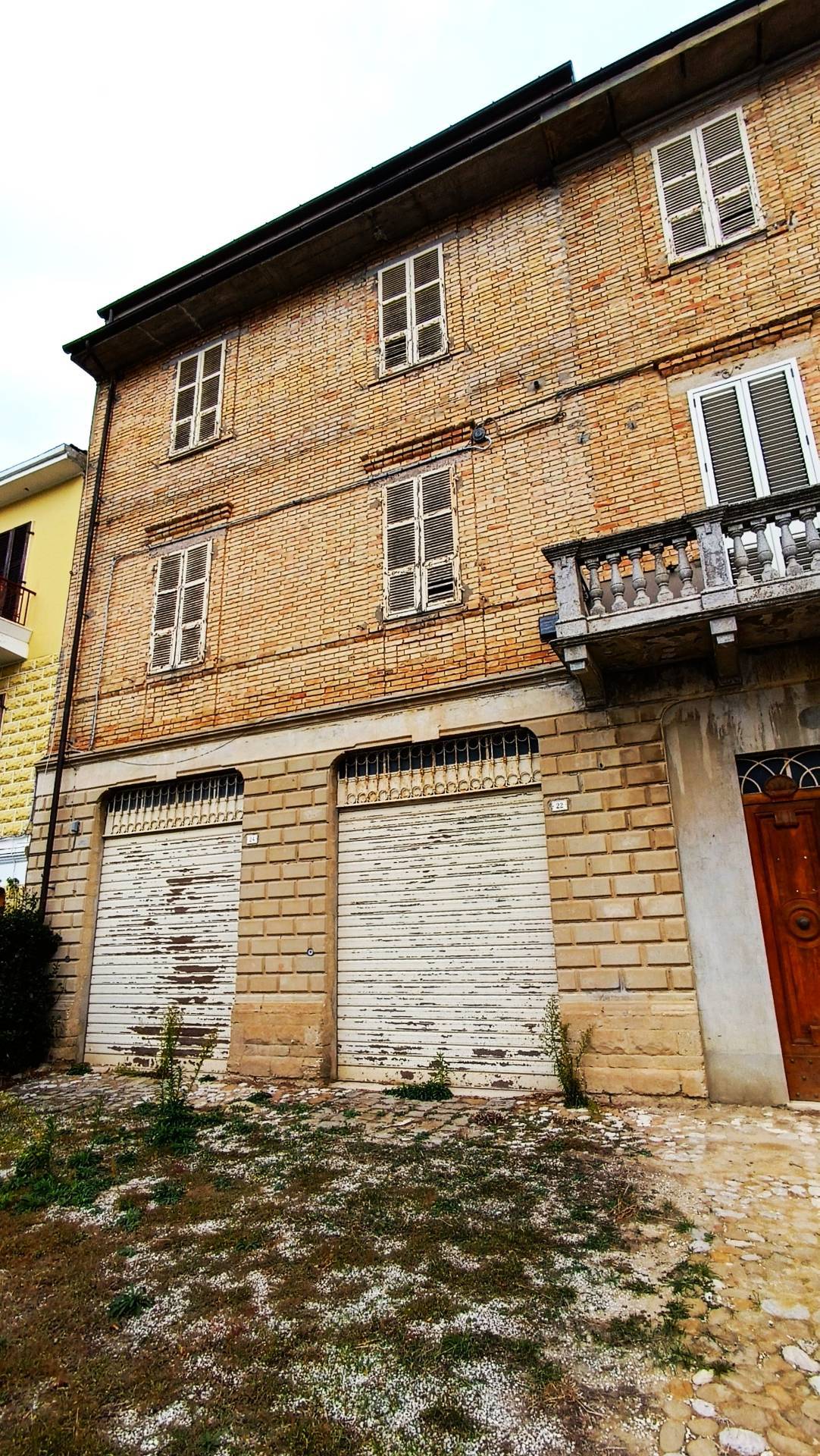 Casa indipendente con terrazzo a Acquaviva Picena