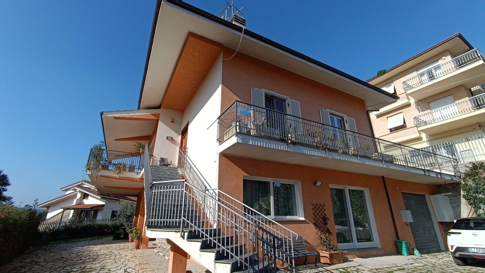 Villa con terrazzo a Campofilone