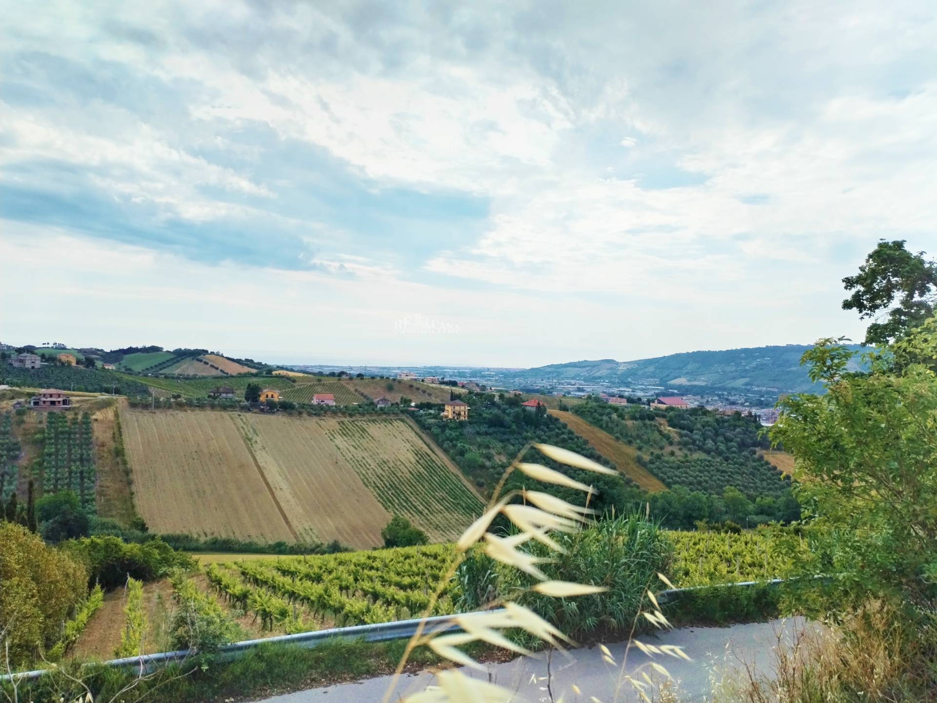 Casale / Rustico in vendita a Monteprandone, COLLINARE