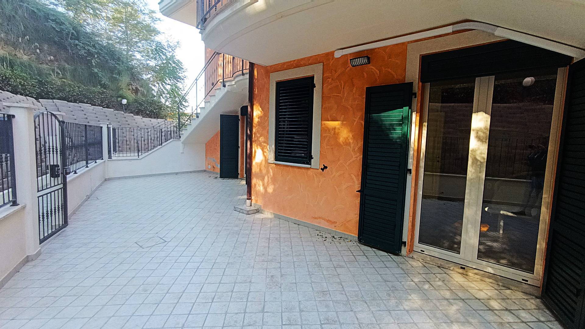 Appartamento in vendita a Cupra Marittima, COLLINARE (sopra la Statale 16)