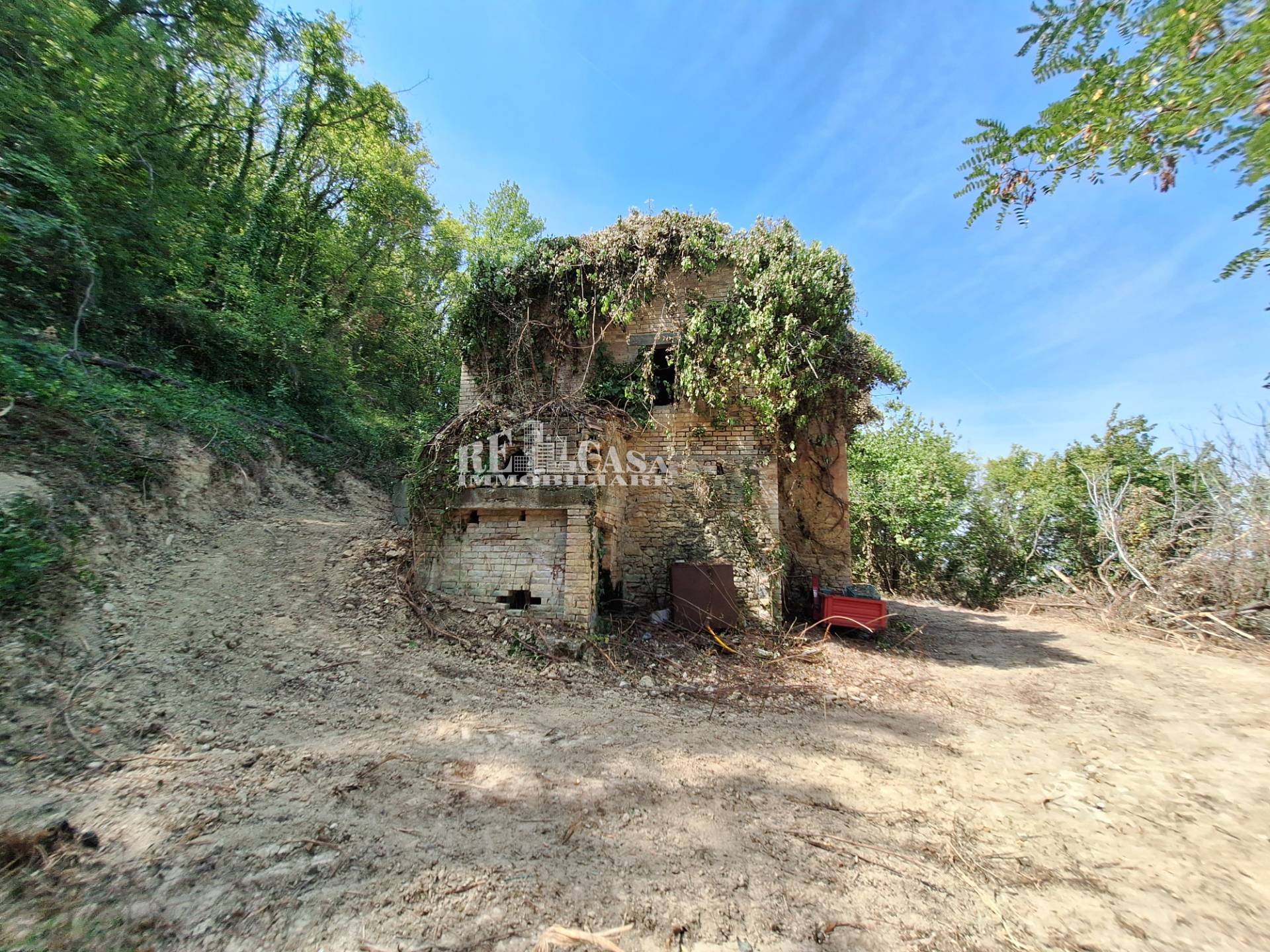 Casale / Rustico in vendita a Montefiore dell'Aso