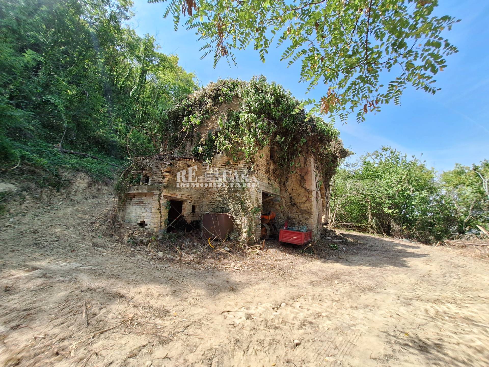 Casale / Rustico in vendita a Montefiore dell'Aso