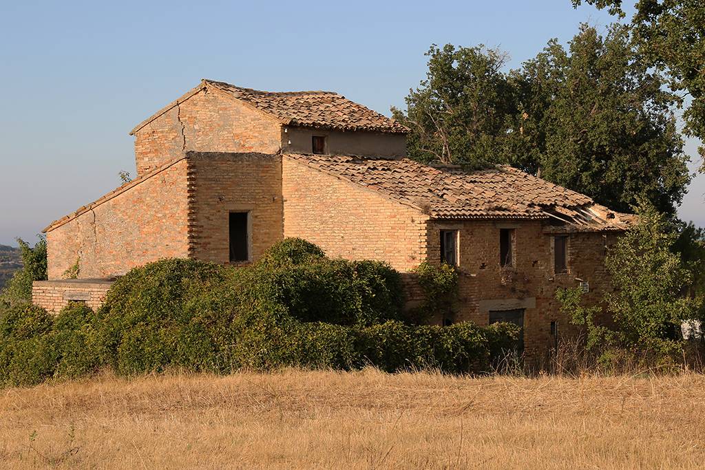 Casale / Rustico in vendita a Acquaviva Picena, RESIDENZIALE