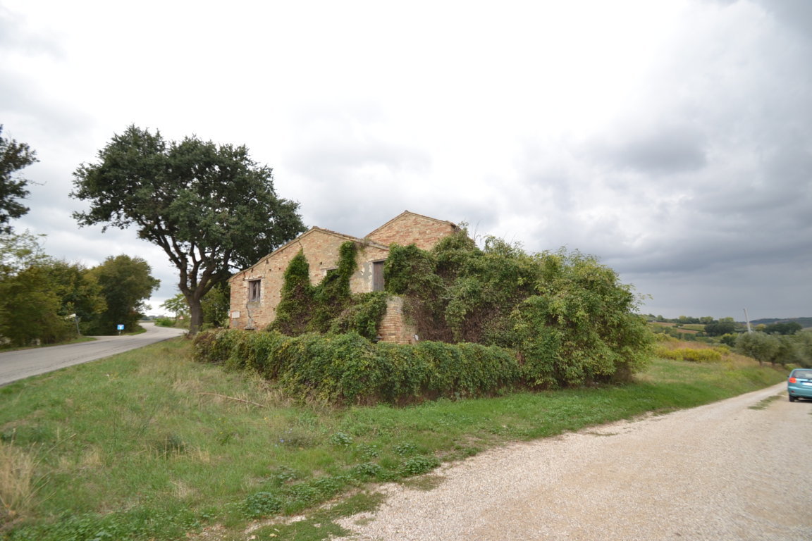 Casale / Rustico in vendita a Acquaviva Picena, RESIDENZIALE