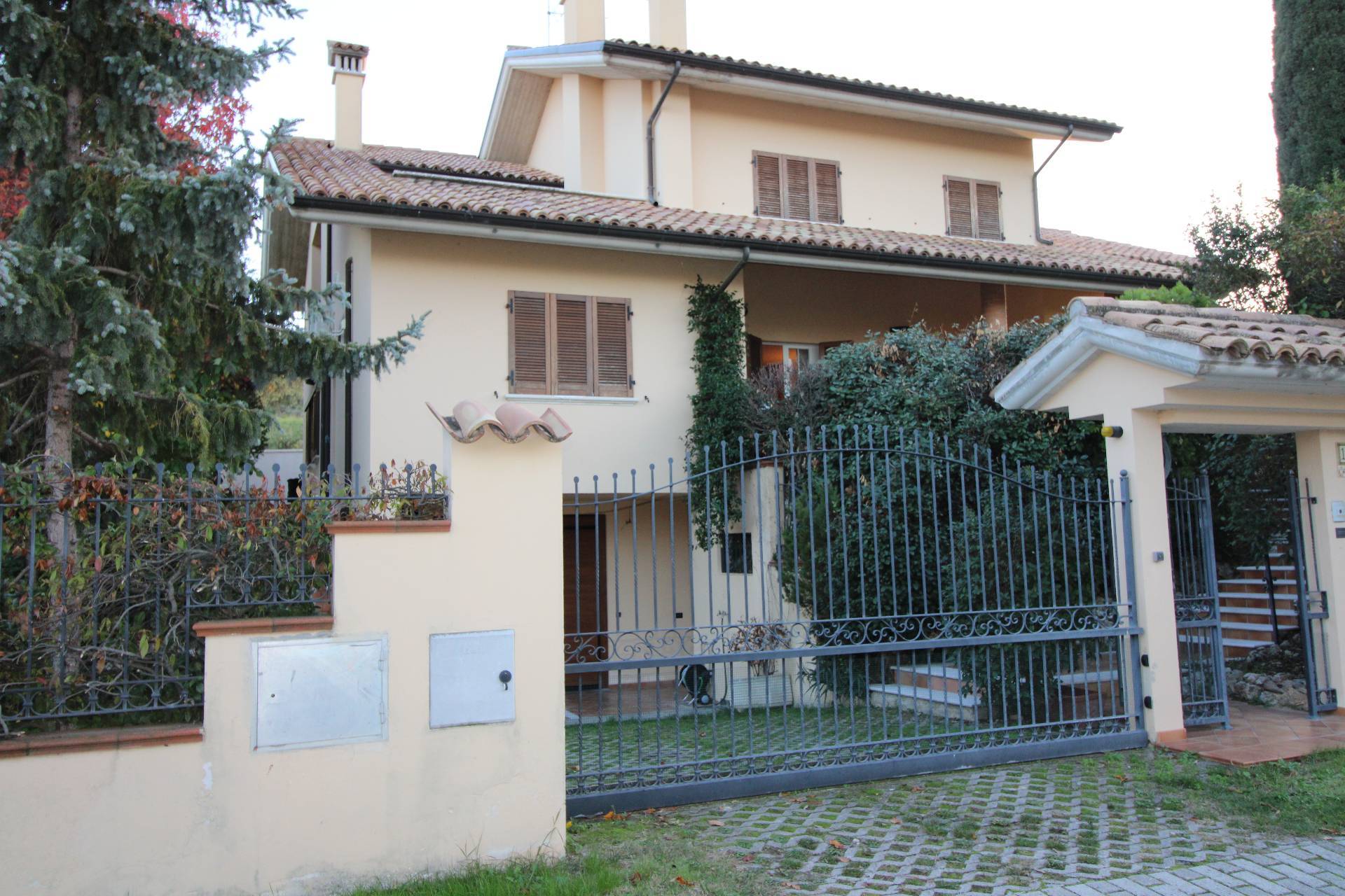 Villa in vendita a Appignano del Tronto