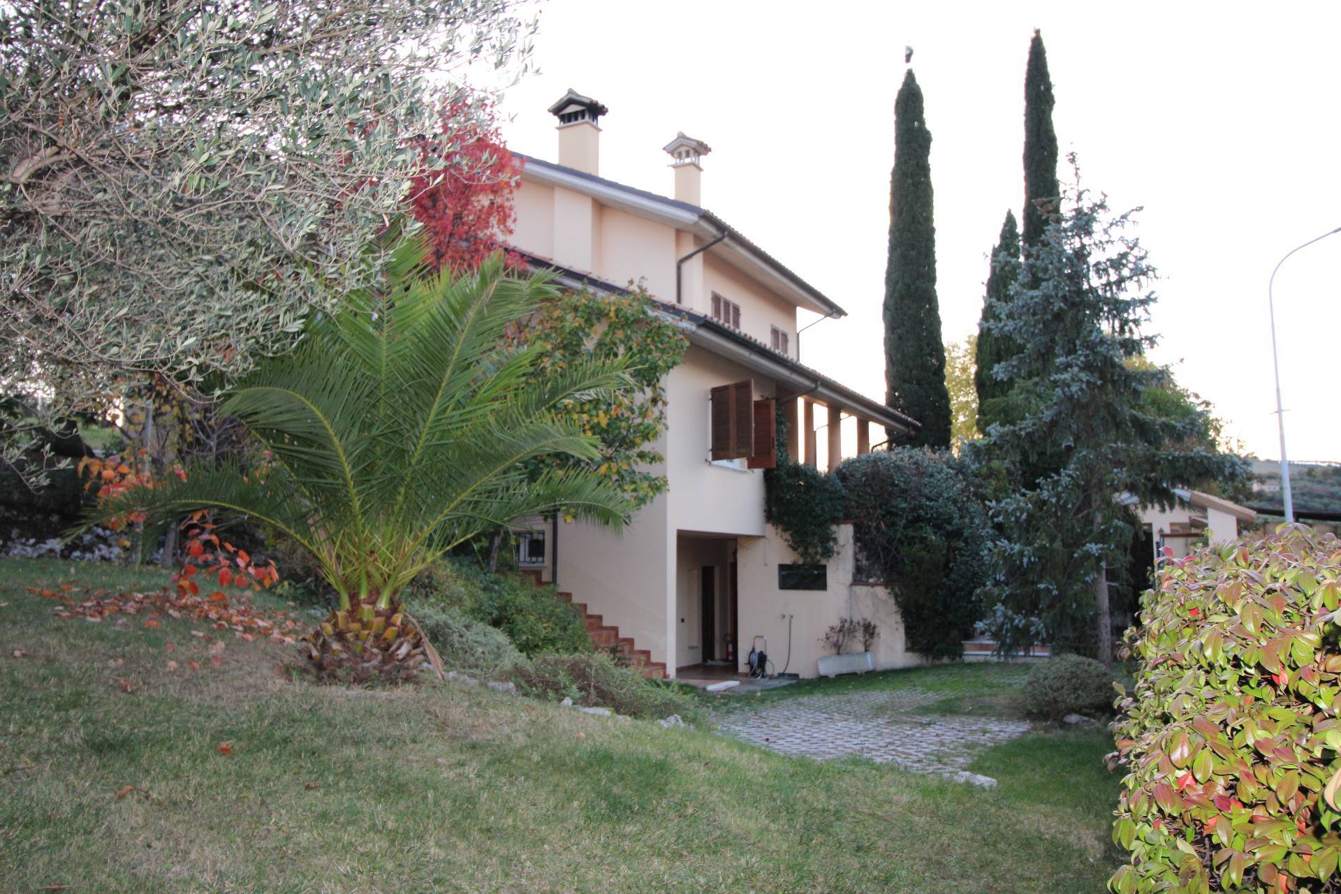 Villa in vendita a Appignano del Tronto