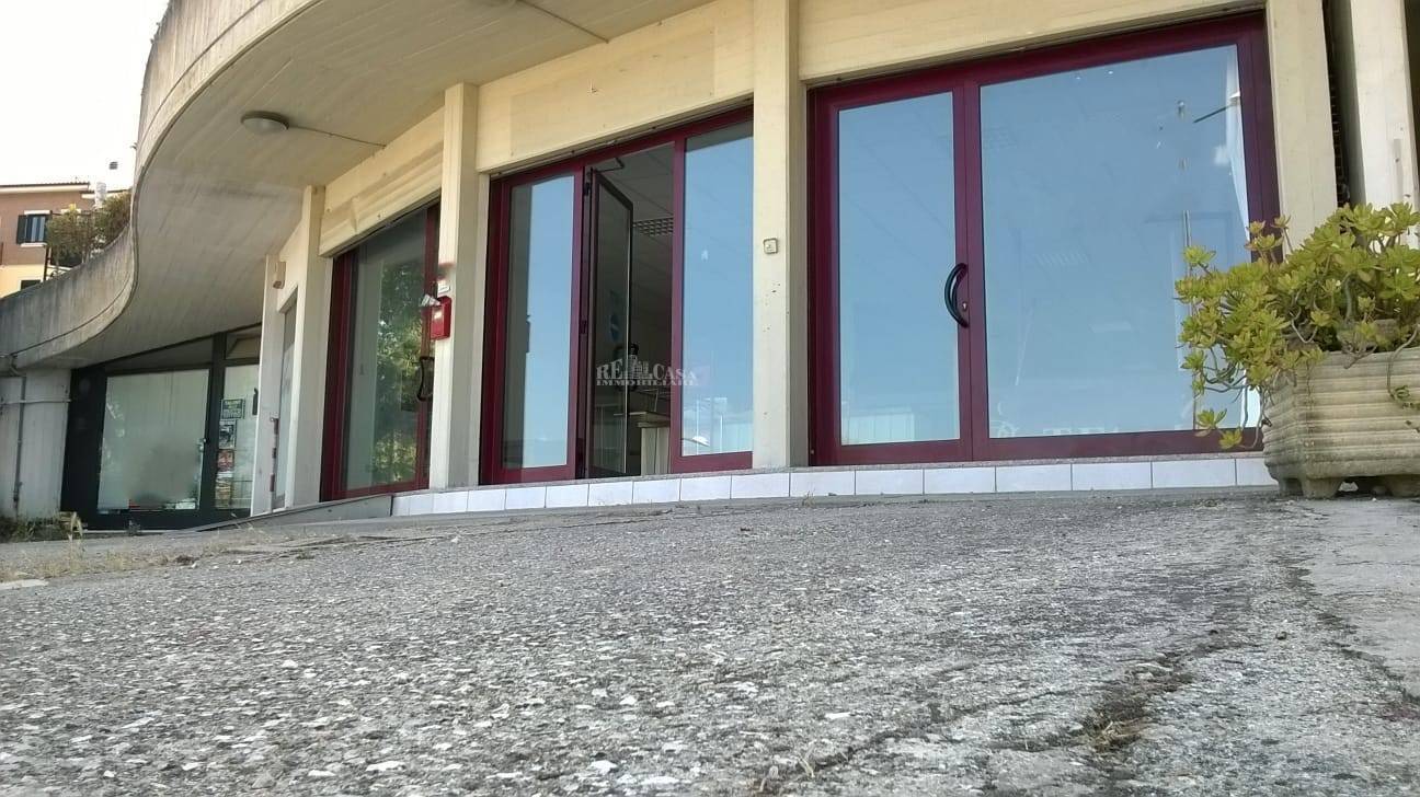 Locale commerciale / Negozio in vendita a Monteprandone, COLLINARE