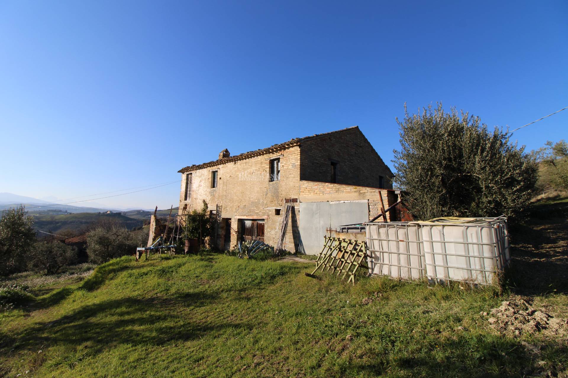 Casale / Rustico in vendita a Acquaviva Picena, RESIDENZIALE