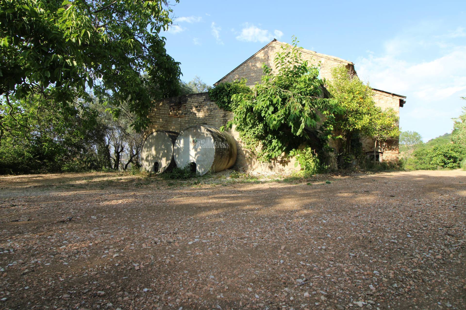 Casale / Rustico in vendita a Montefiore dell'Aso