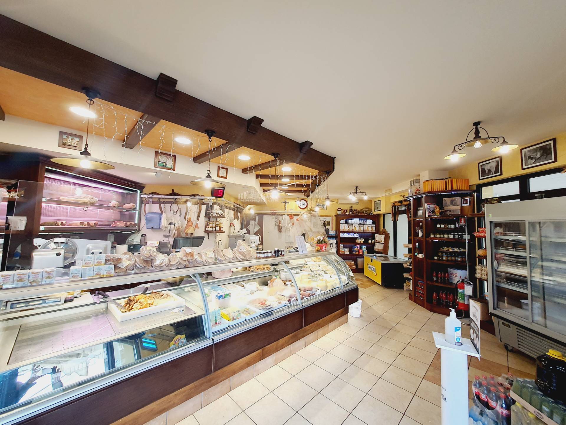 Attivit commerciale in vendita a San Benedetto del Tronto, PORTO D'ASCOLI (lungomare)