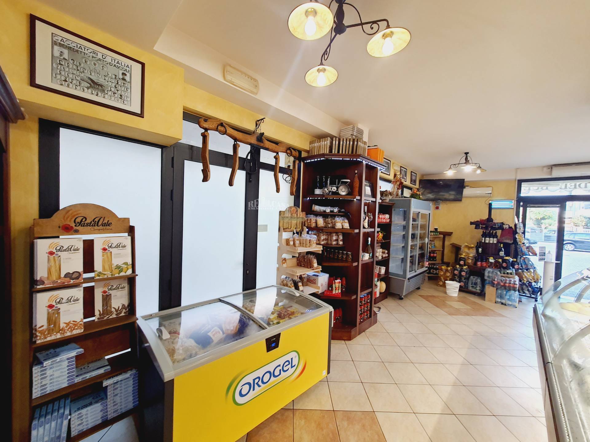 Attivit commerciale in vendita a San Benedetto del Tronto, PORTO D'ASCOLI (lungomare)