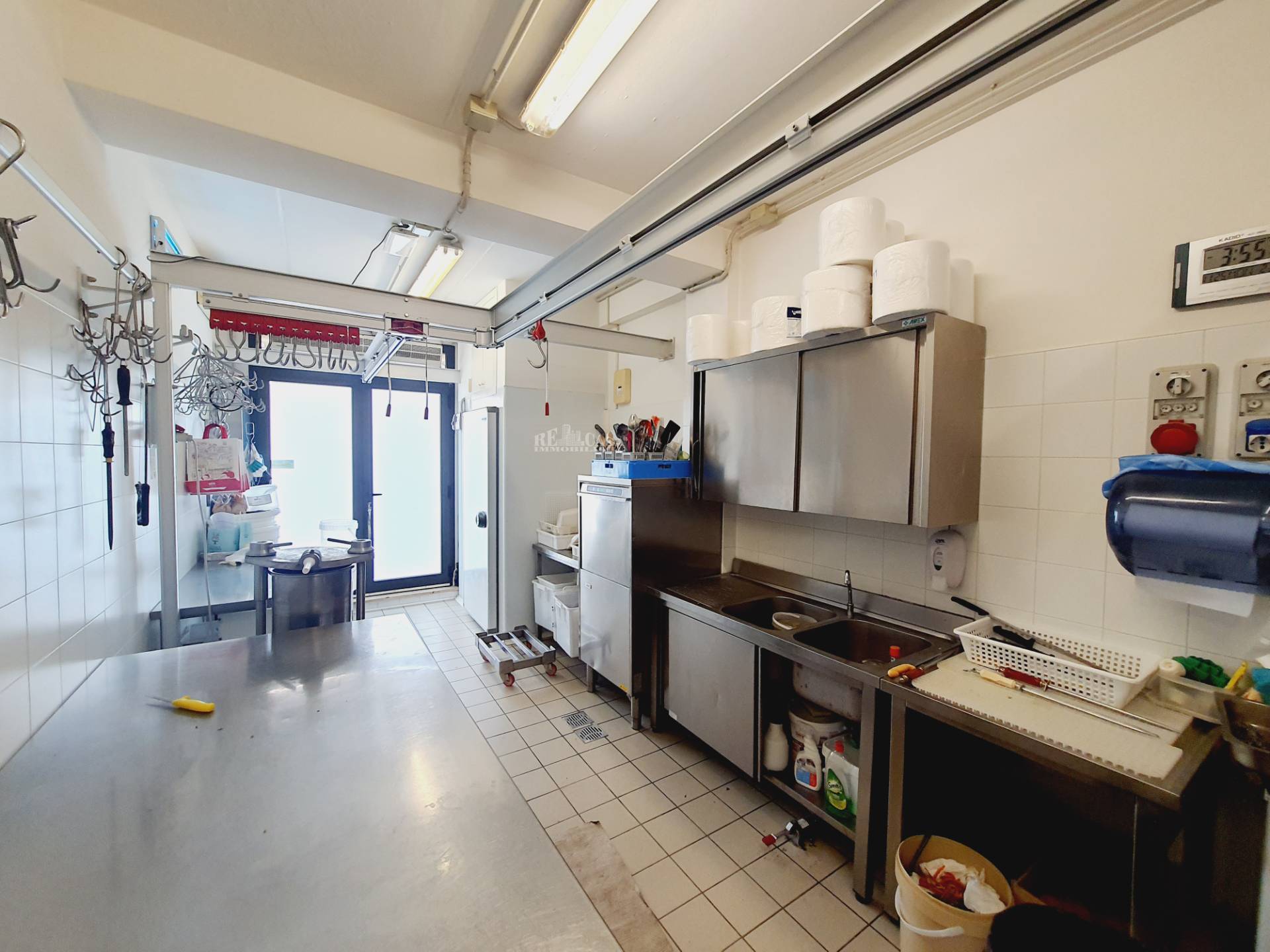 Attivit commerciale in vendita a San Benedetto del Tronto, PORTO D'ASCOLI (lungomare)