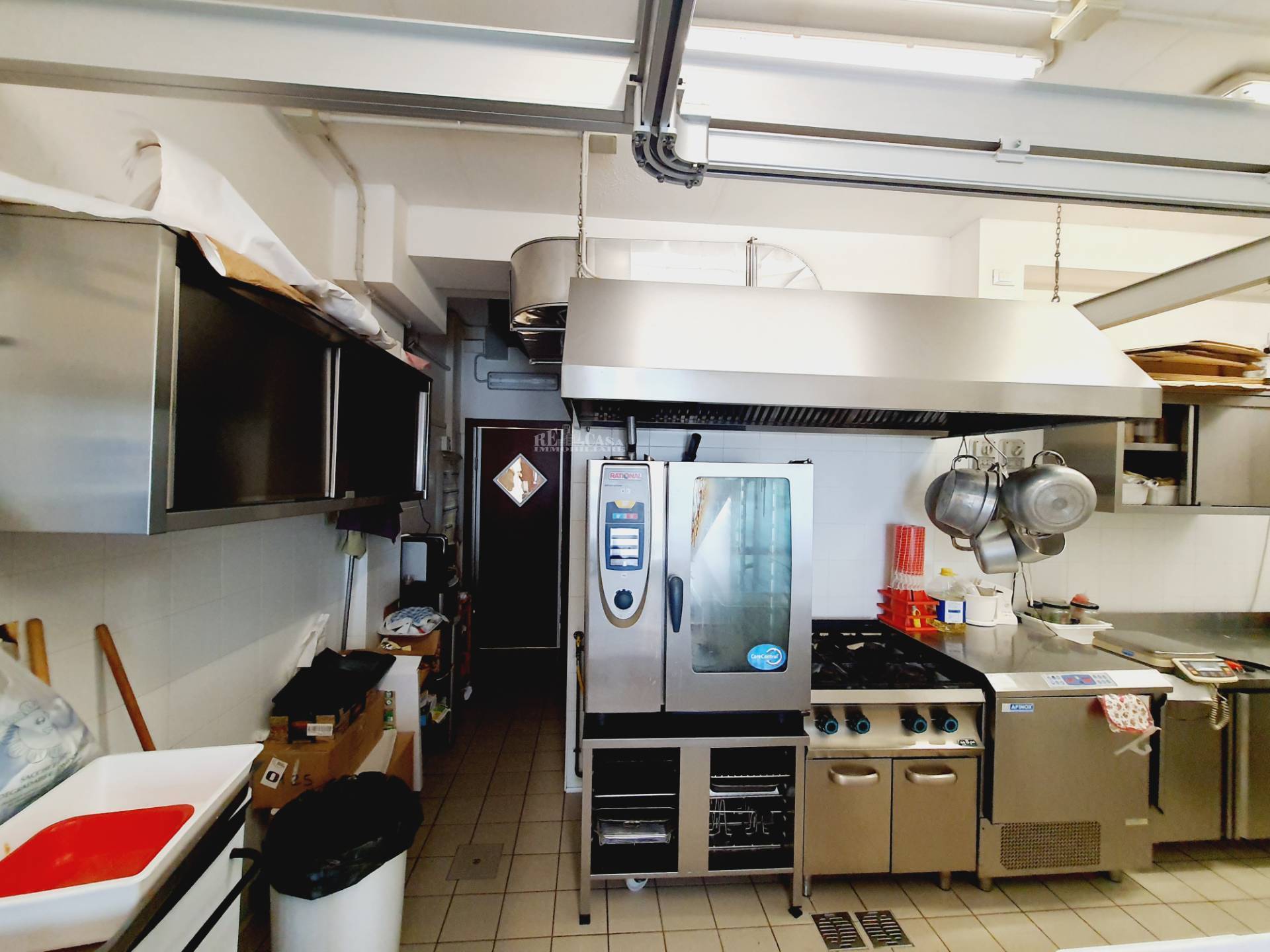 Attivit commerciale in vendita a San Benedetto del Tronto, PORTO D'ASCOLI (lungomare)