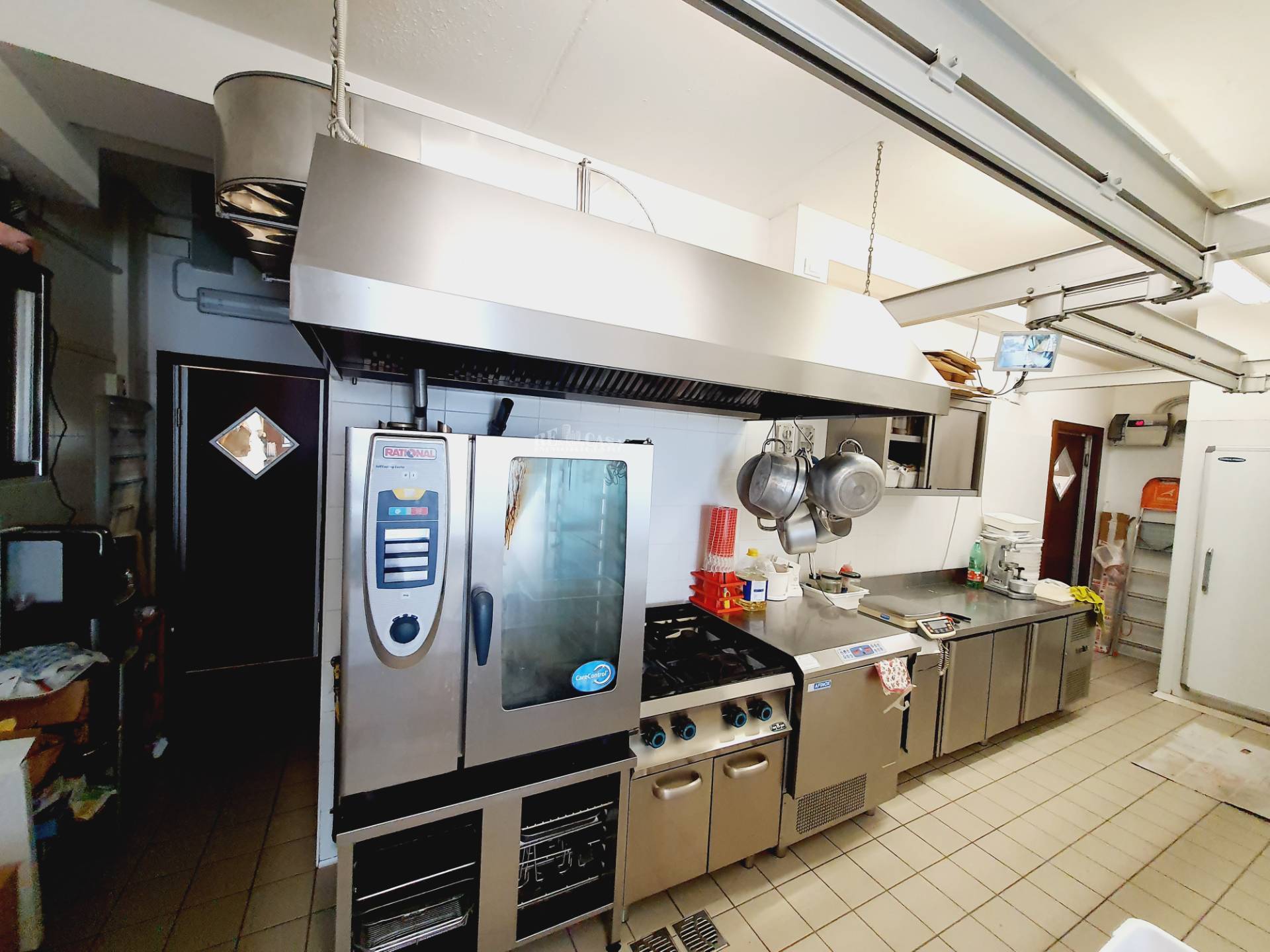 Attivit commerciale in vendita a San Benedetto del Tronto, PORTO D'ASCOLI (lungomare)