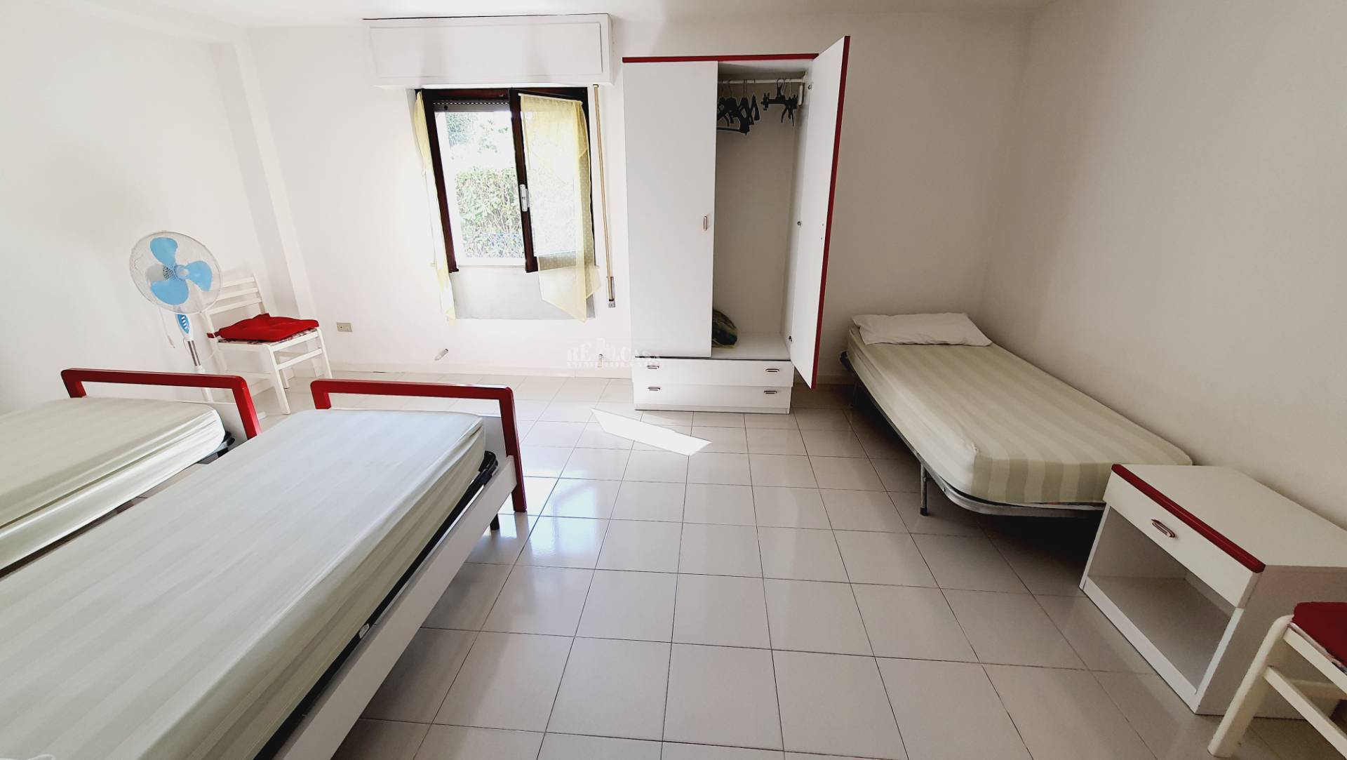 Palazzo / Stabile in vendita a Martinsicuro, Zona Mare