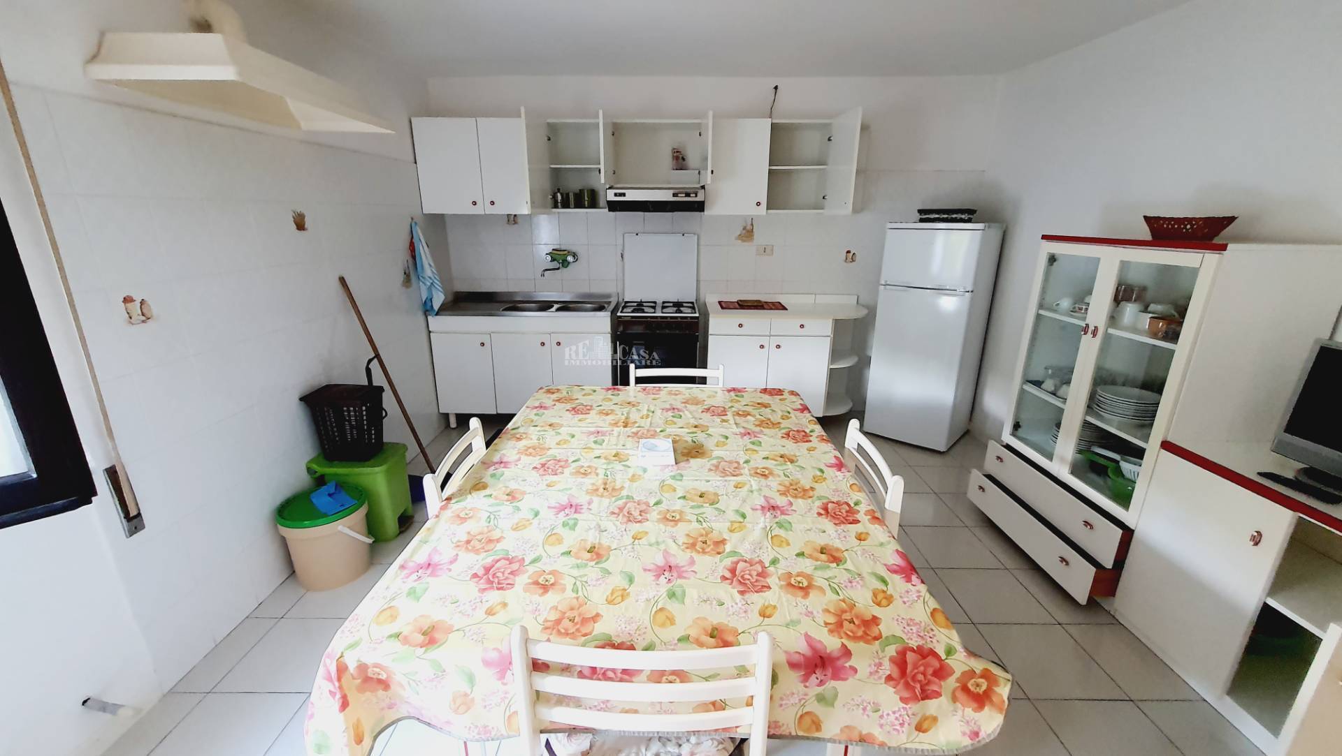 Palazzo / Stabile in vendita a Martinsicuro, Zona Mare