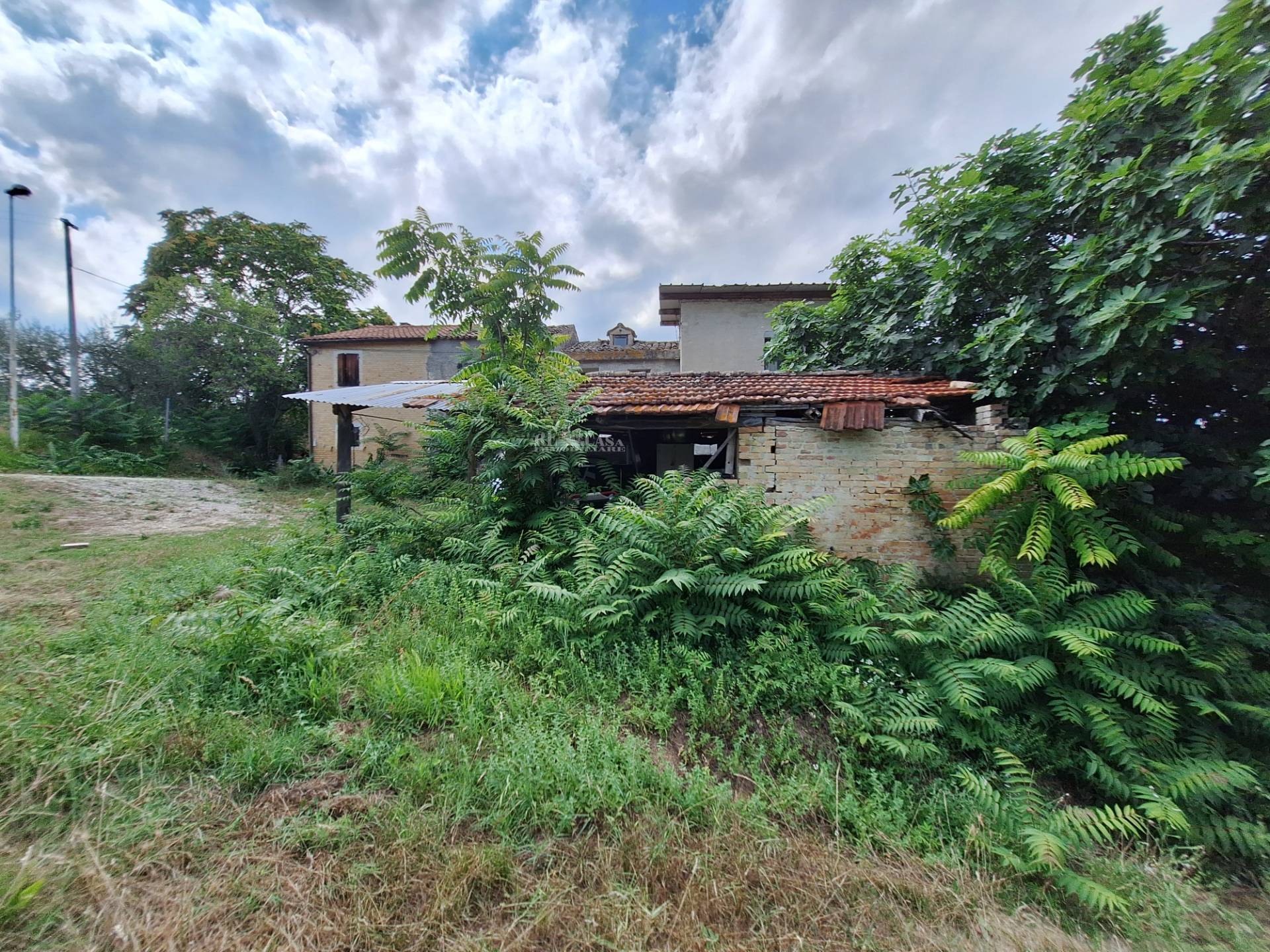 Casale / Rustico in vendita a Spinetoli, COLLINARE