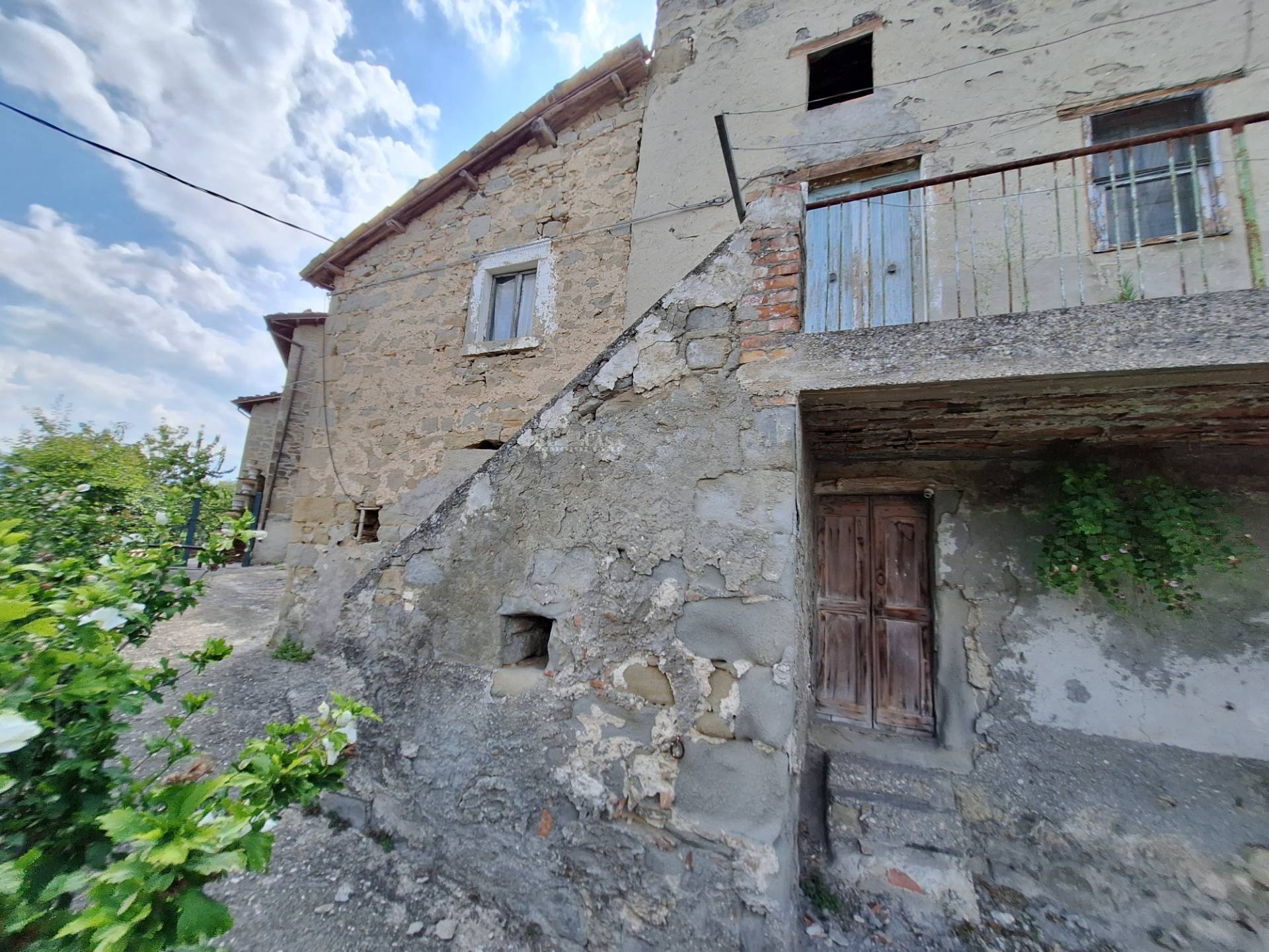 Casale / Rustico in vendita a Roccafluvione