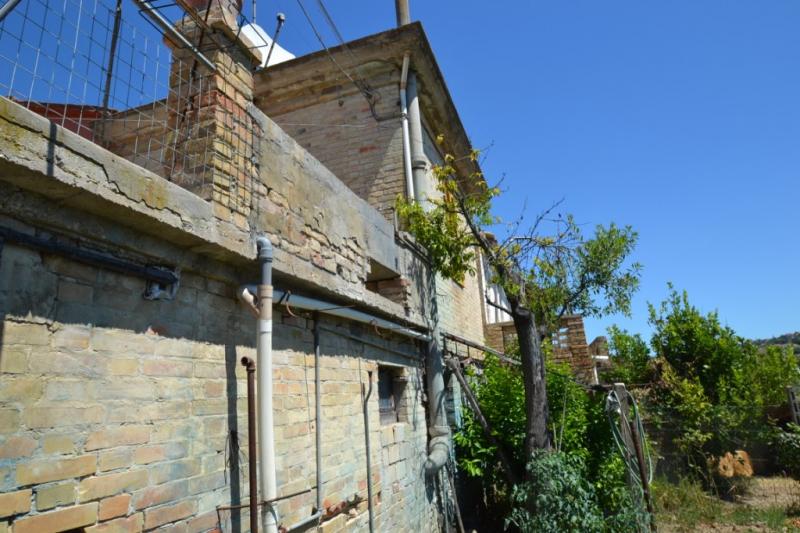 Casale / Rustico in vendita a Spinetoli, COLLINARE