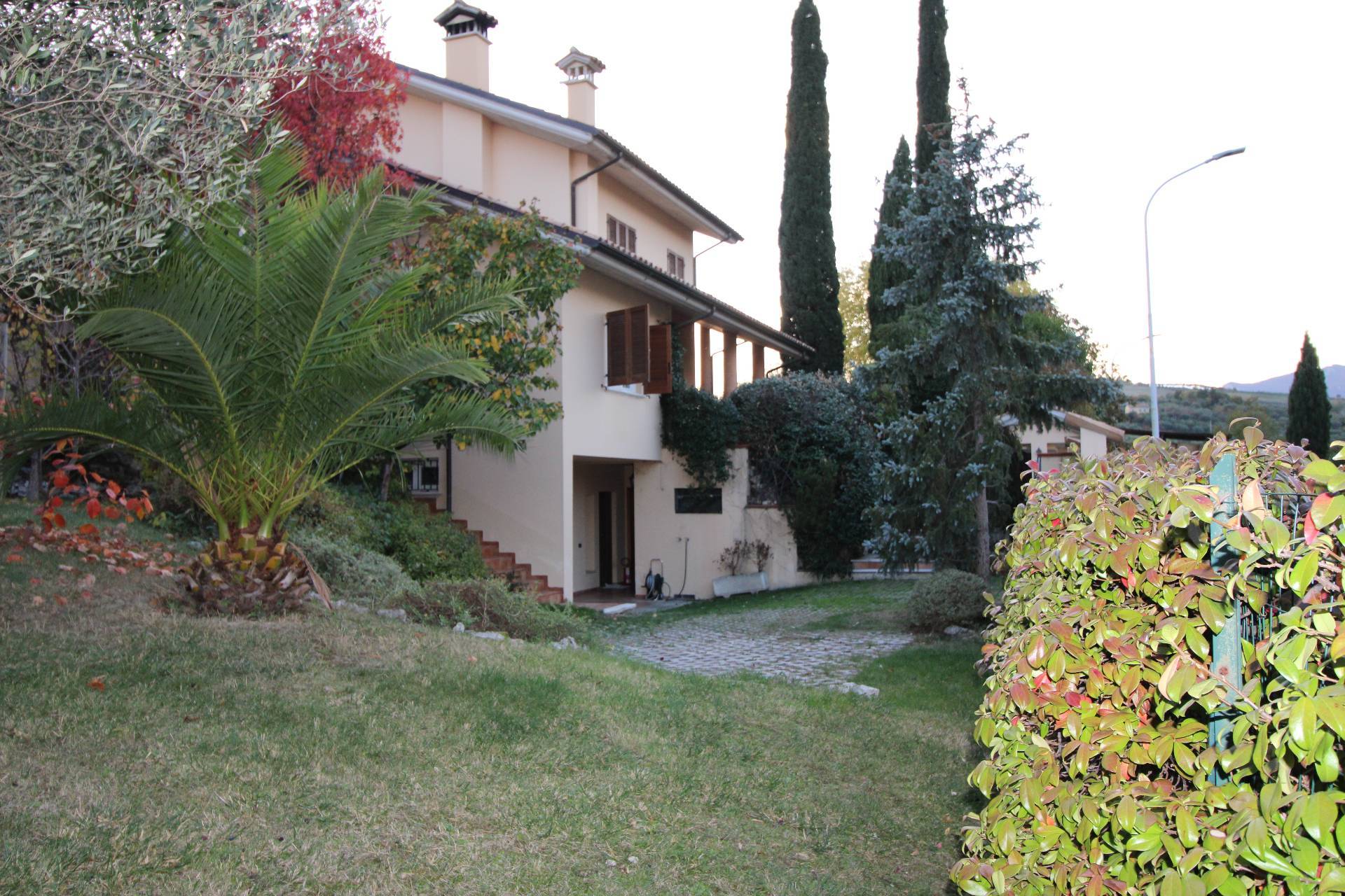 Villa in vendita a Appignano del Tronto
