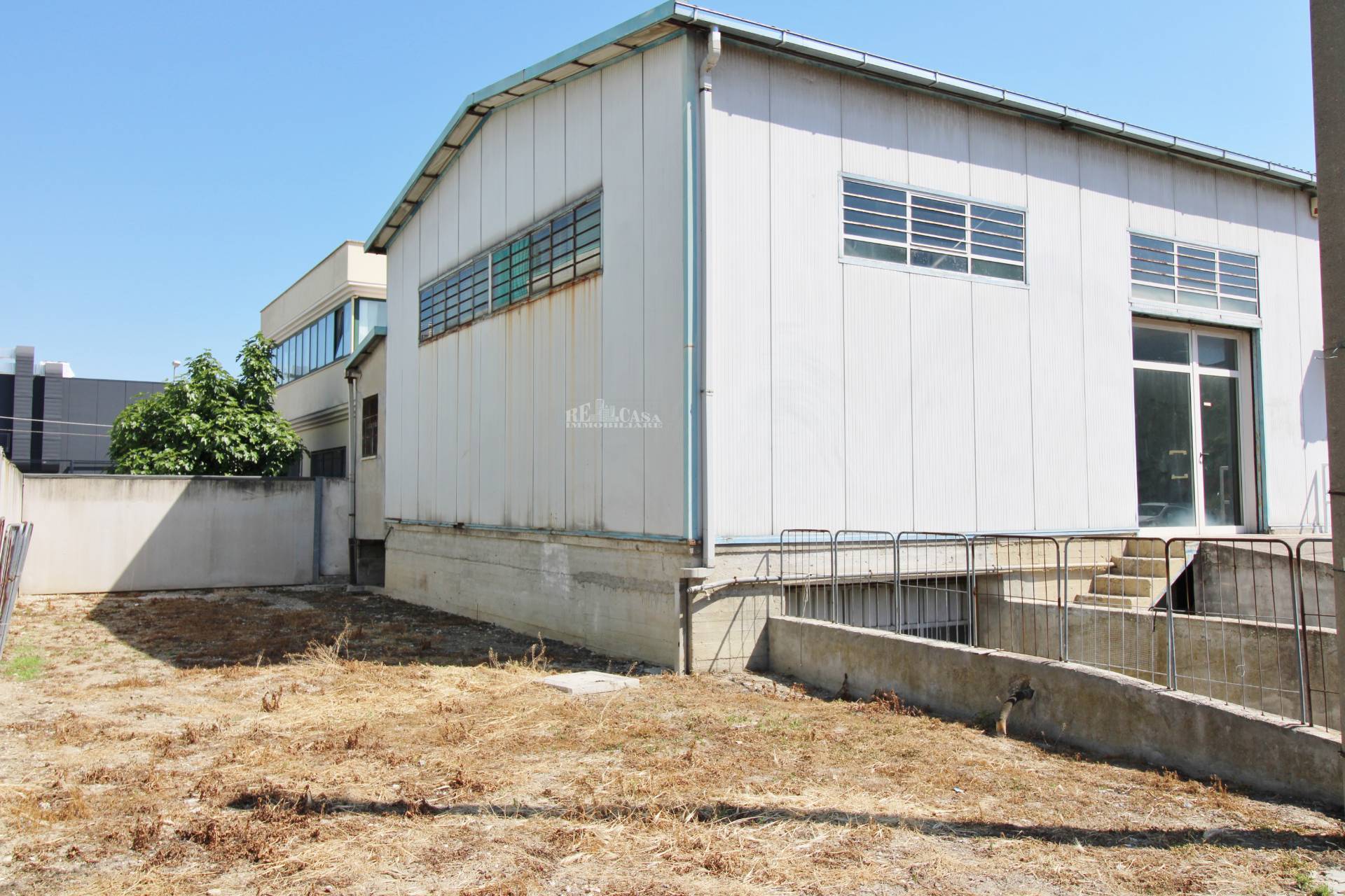 Locale Artigianale in vendita a San Benedetto del Tronto, PORTO D'ASCOLI (residenziale)