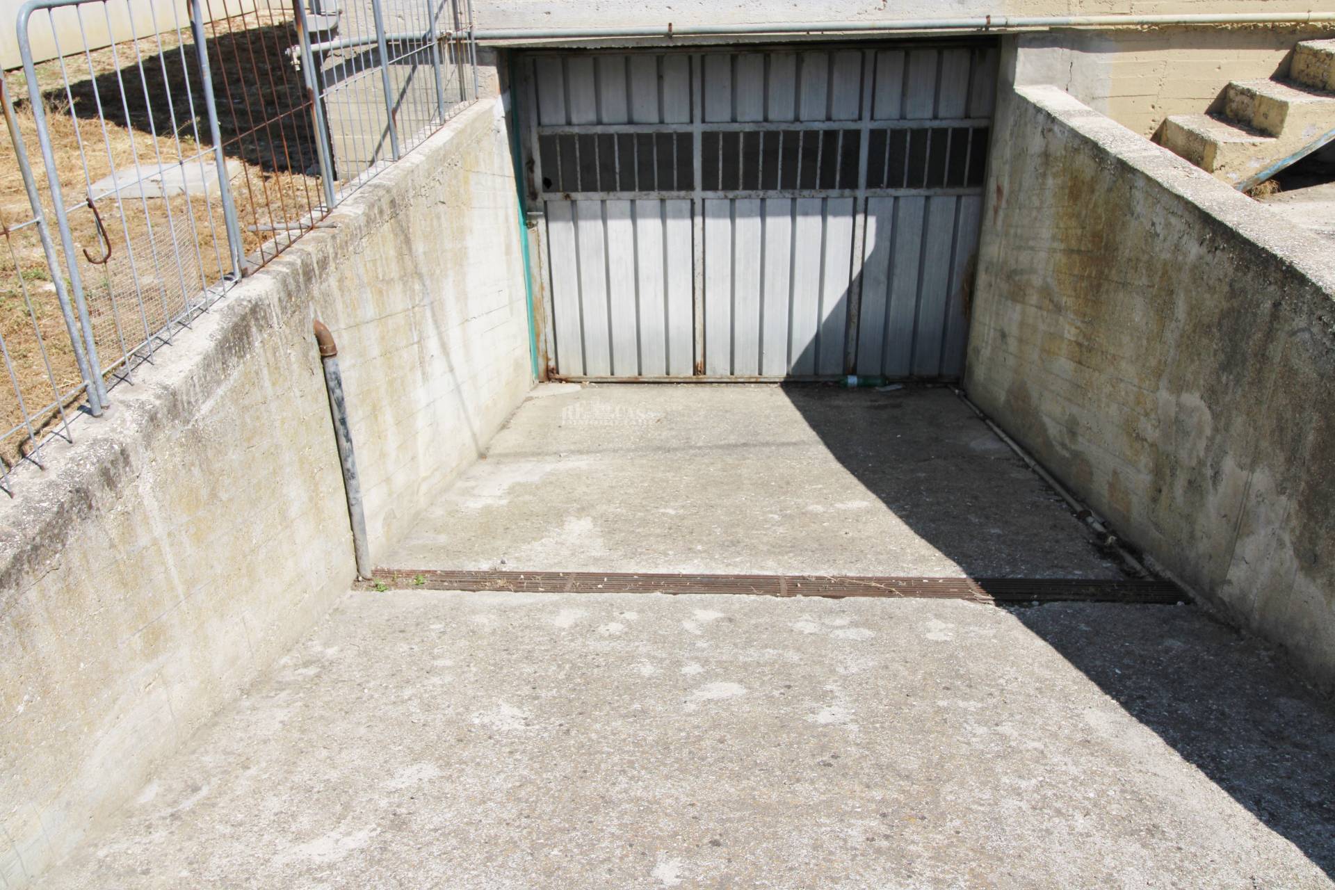 Locale Artigianale in vendita a San Benedetto del Tronto, PORTO D'ASCOLI (residenziale)