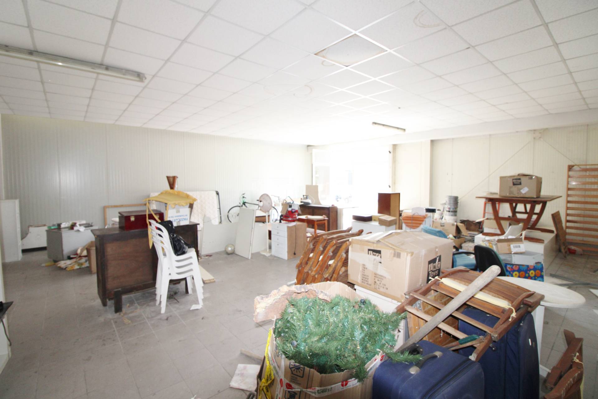 Locale Artigianale in vendita a San Benedetto del Tronto, PORTO D'ASCOLI (residenziale)